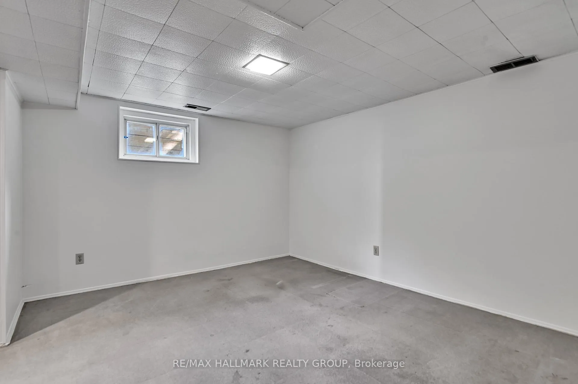 Photo 29 of 401 Richardson Avenue, Ottawa, Woodroffe — HOMEH