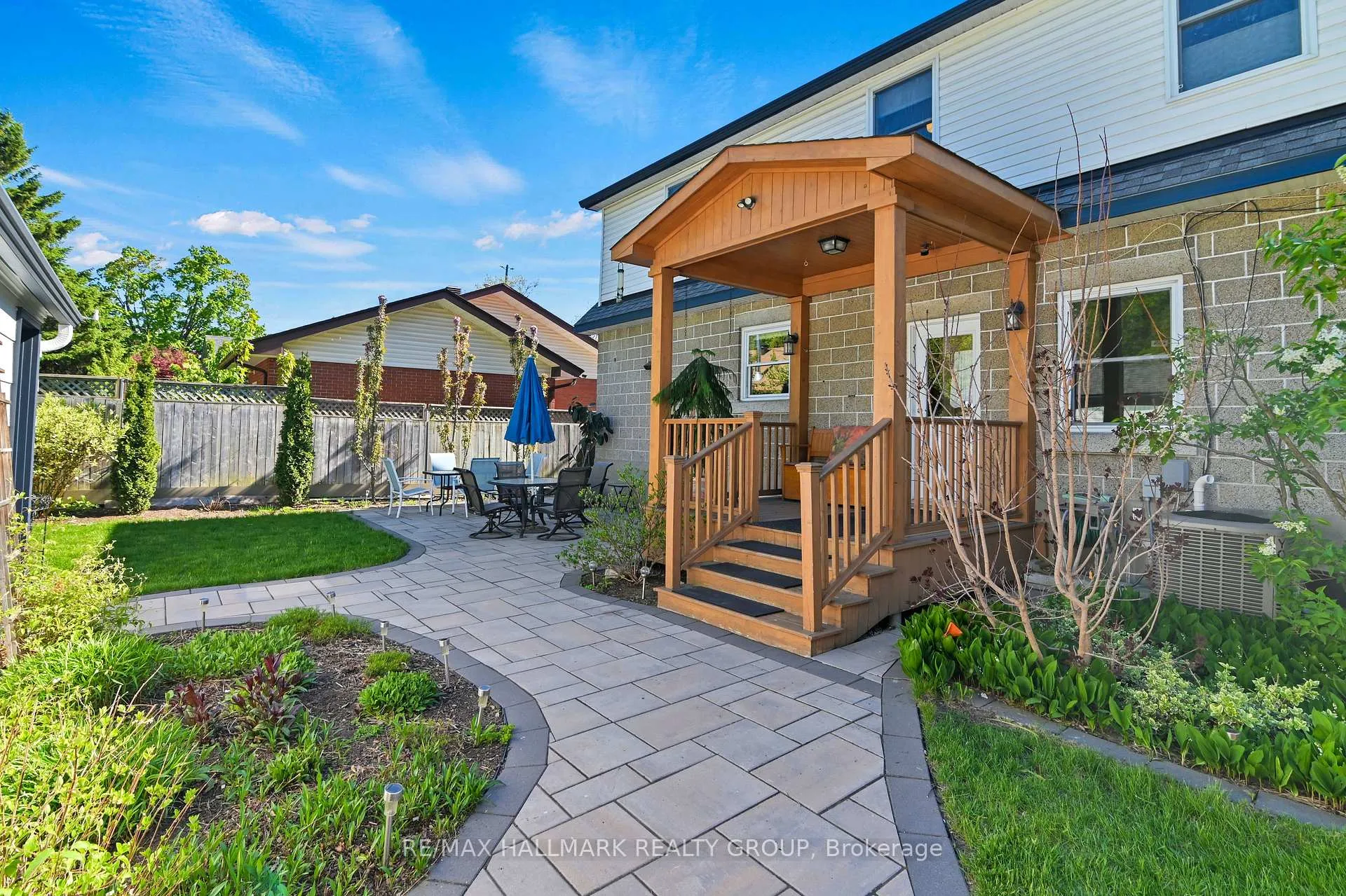 Photo 32 of 401 Richardson Avenue, Ottawa, Woodroffe — HOMEH