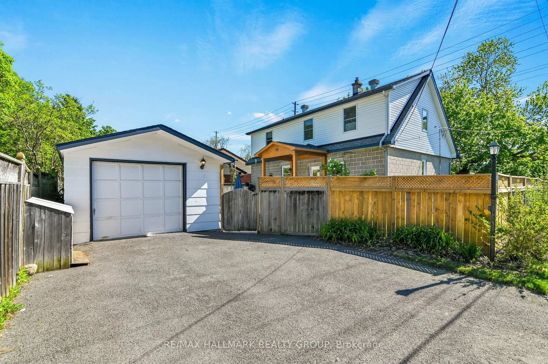 Photo 35 of 401 Richardson Avenue, Ottawa, Woodroffe — HOMEH