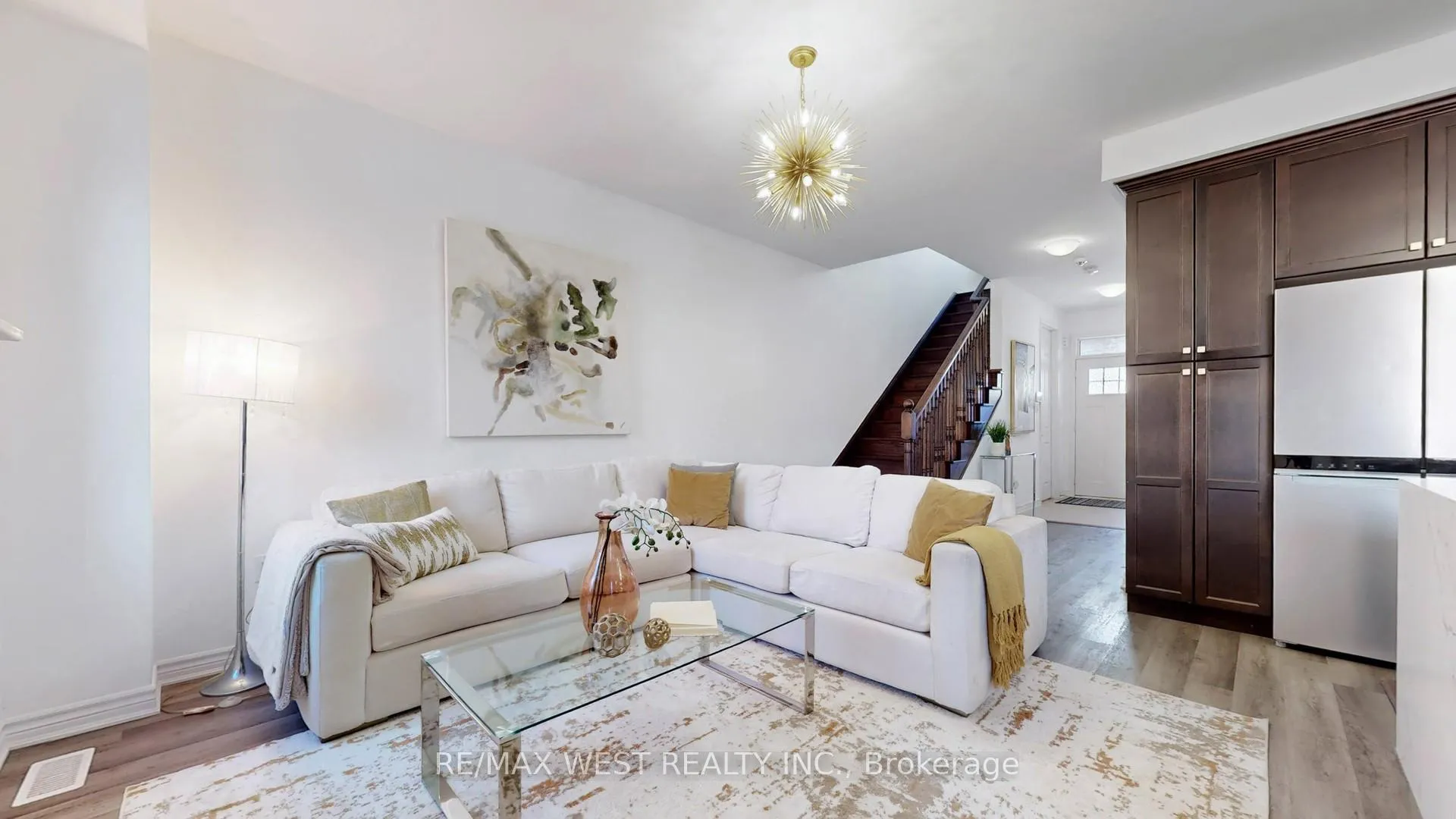 Photo 5 of 902 Sumac Crescent, Milton, Cobban — HOMEH