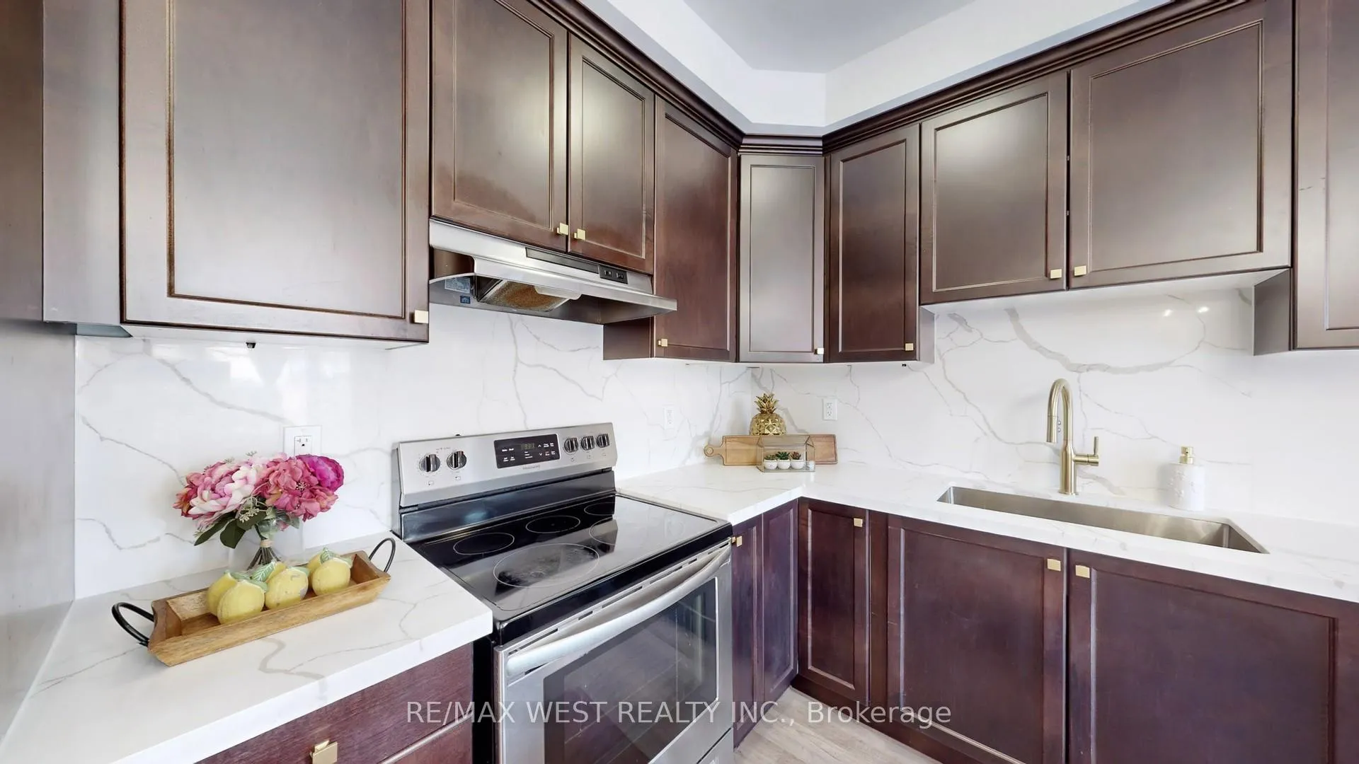 Photo 11 of 902 Sumac Crescent, Milton, Cobban — HOMEH