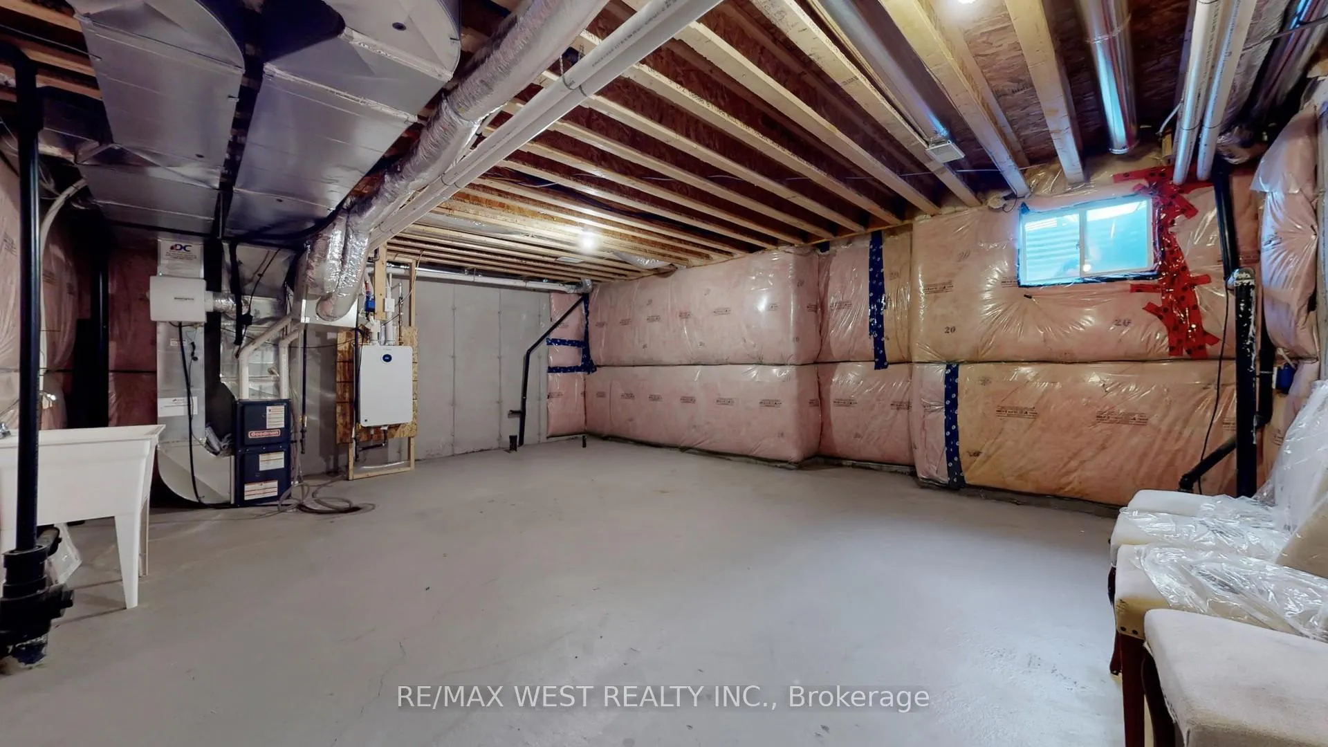 Photo 39 of 902 Sumac Crescent, Milton, Cobban — HOMEH