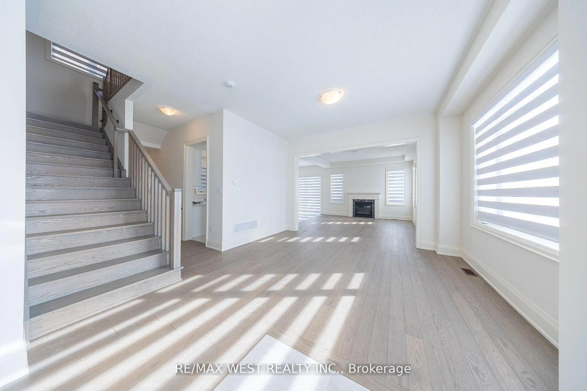 Photo 5 of 2215 Crystal Drive, Oshawa, Kedron — HOMEH