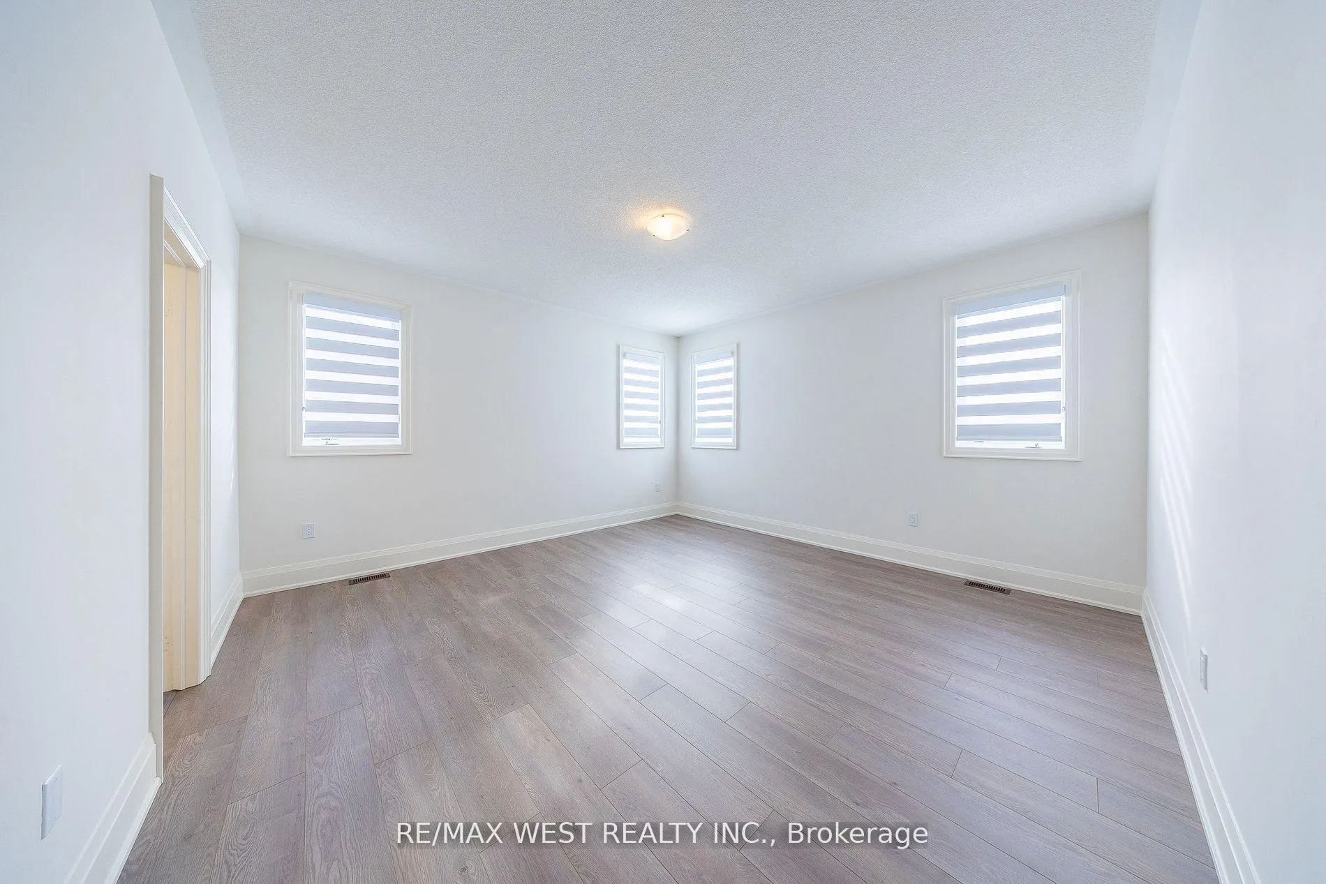 Photo 21 of 2215 Crystal Drive, Oshawa, Kedron — HOMEH