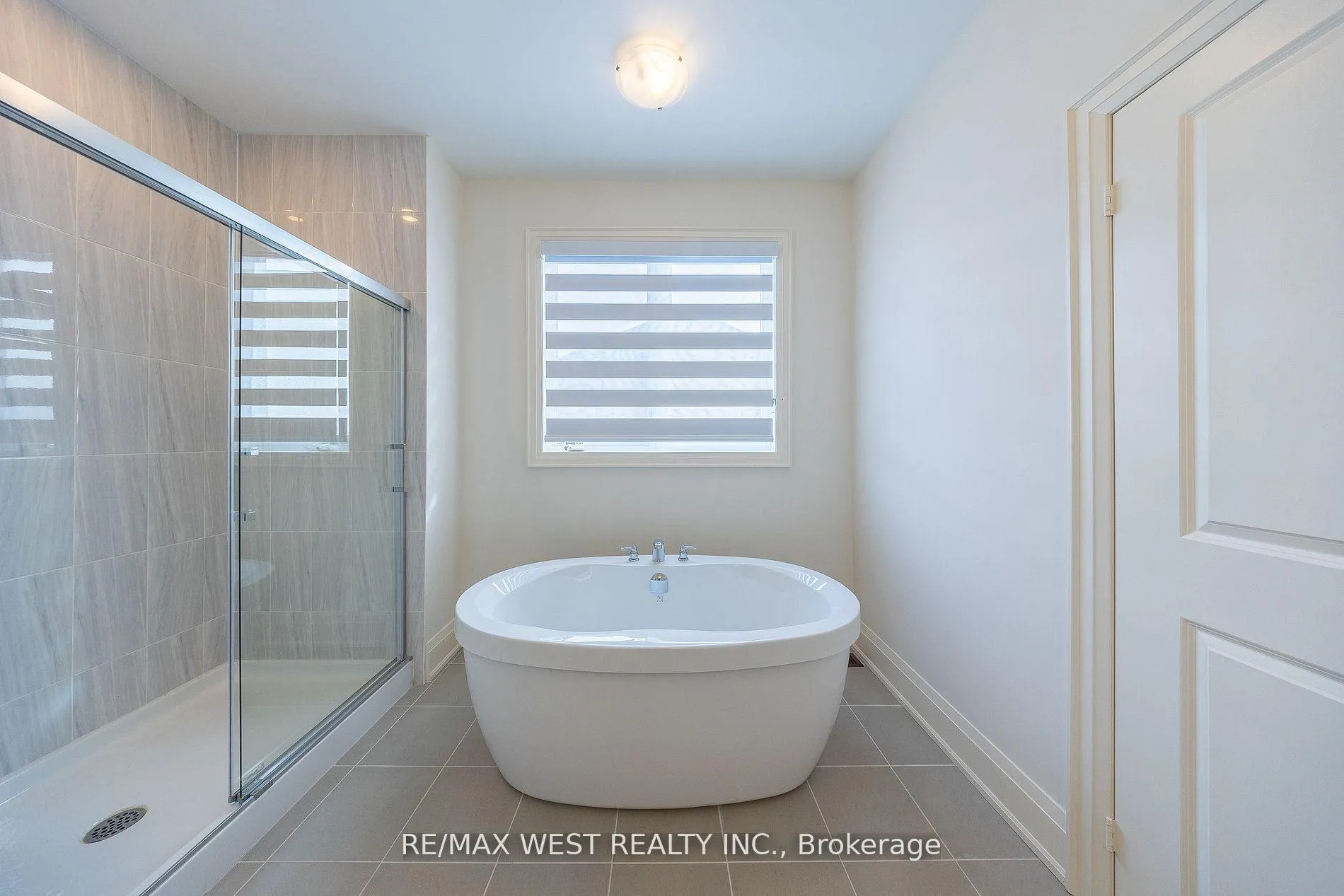 Photo 25 of 2215 Crystal Drive, Oshawa, Kedron — HOMEH