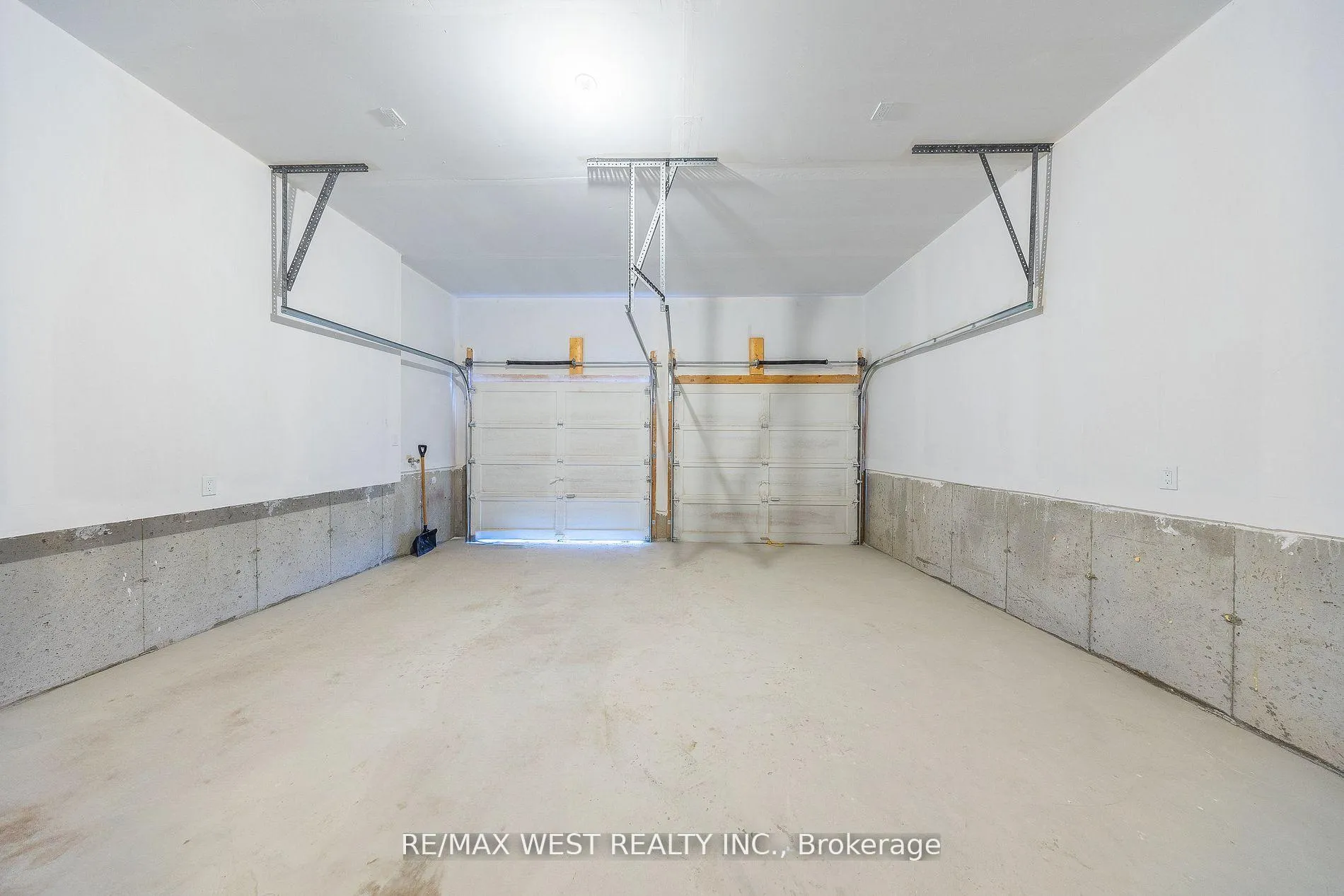 Photo 36 of 2215 Crystal Drive, Oshawa, Kedron — HOMEH