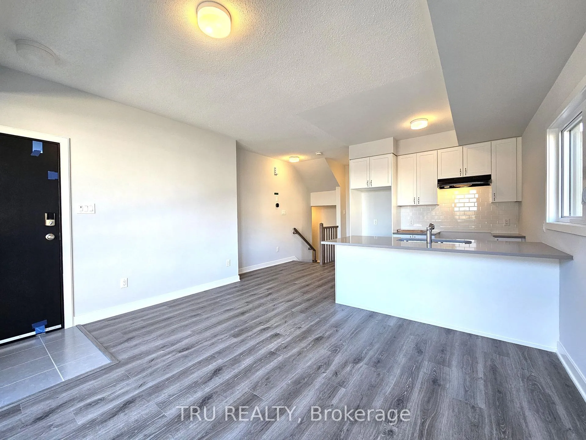 Photo 6 of 630 Mishi Private, Ottawa, CFB Rockcliffe and Area — HOMEH