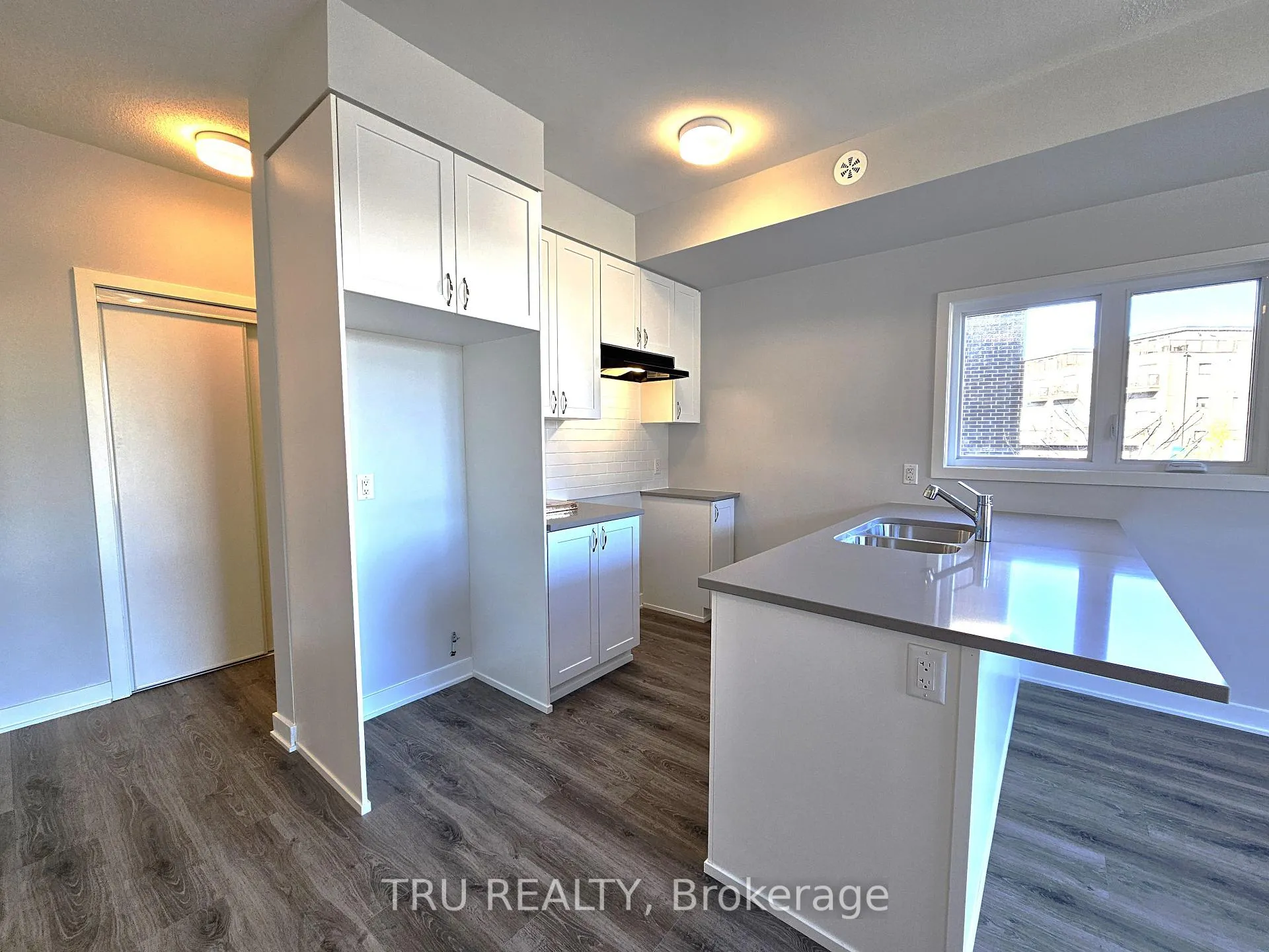 Photo 7 of 630 Mishi Private, Ottawa, CFB Rockcliffe and Area — HOMEH