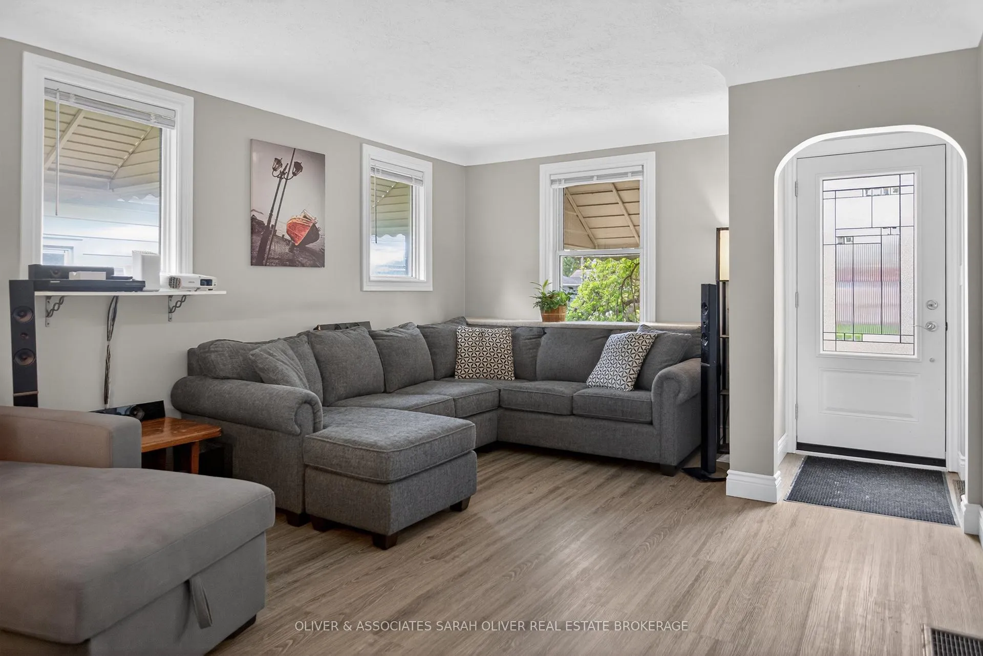 Photo 5 of 24 Third Avenue, St. Thomas — HOMEH
