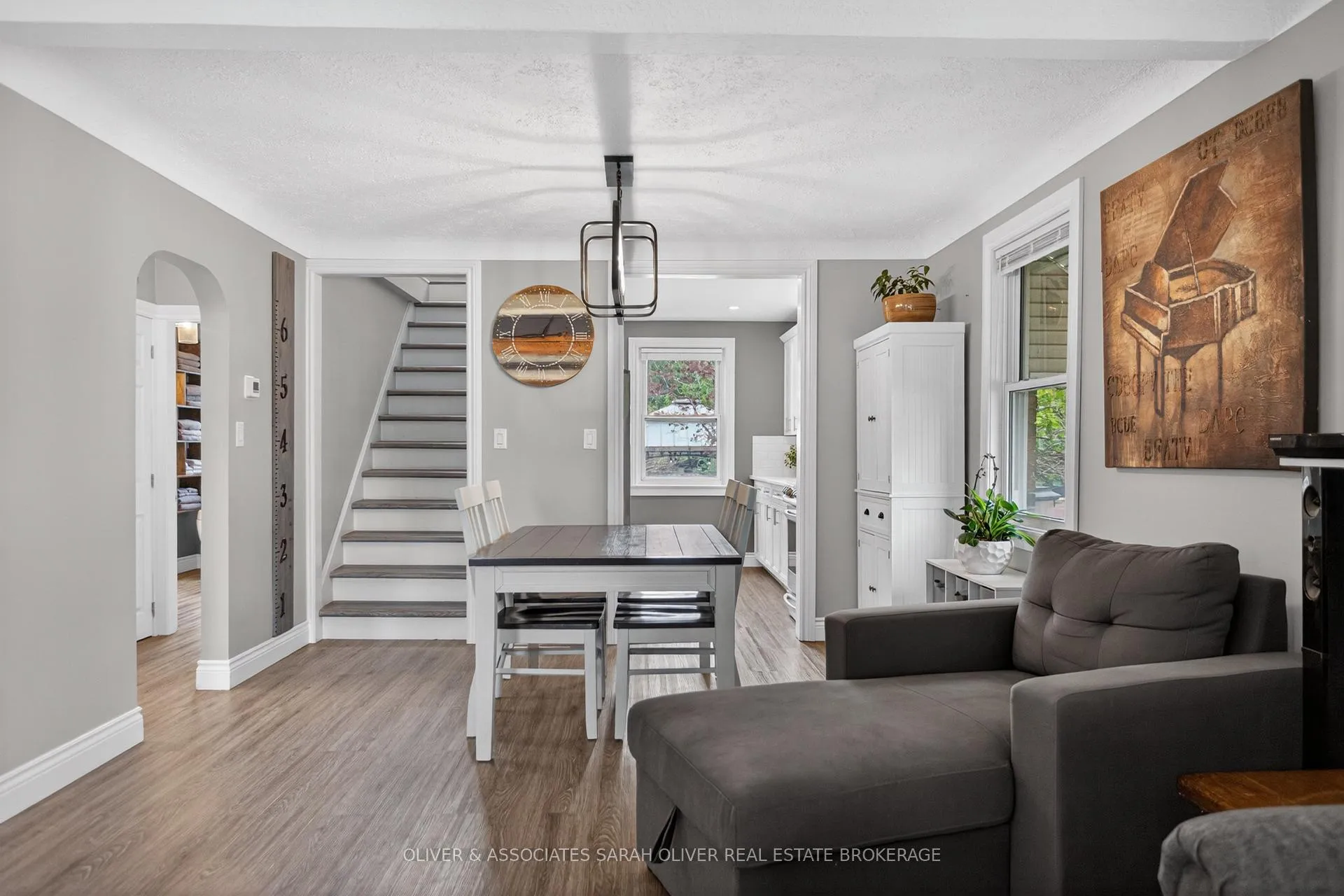 Photo 9 of 24 Third Avenue, St. Thomas — HOMEH