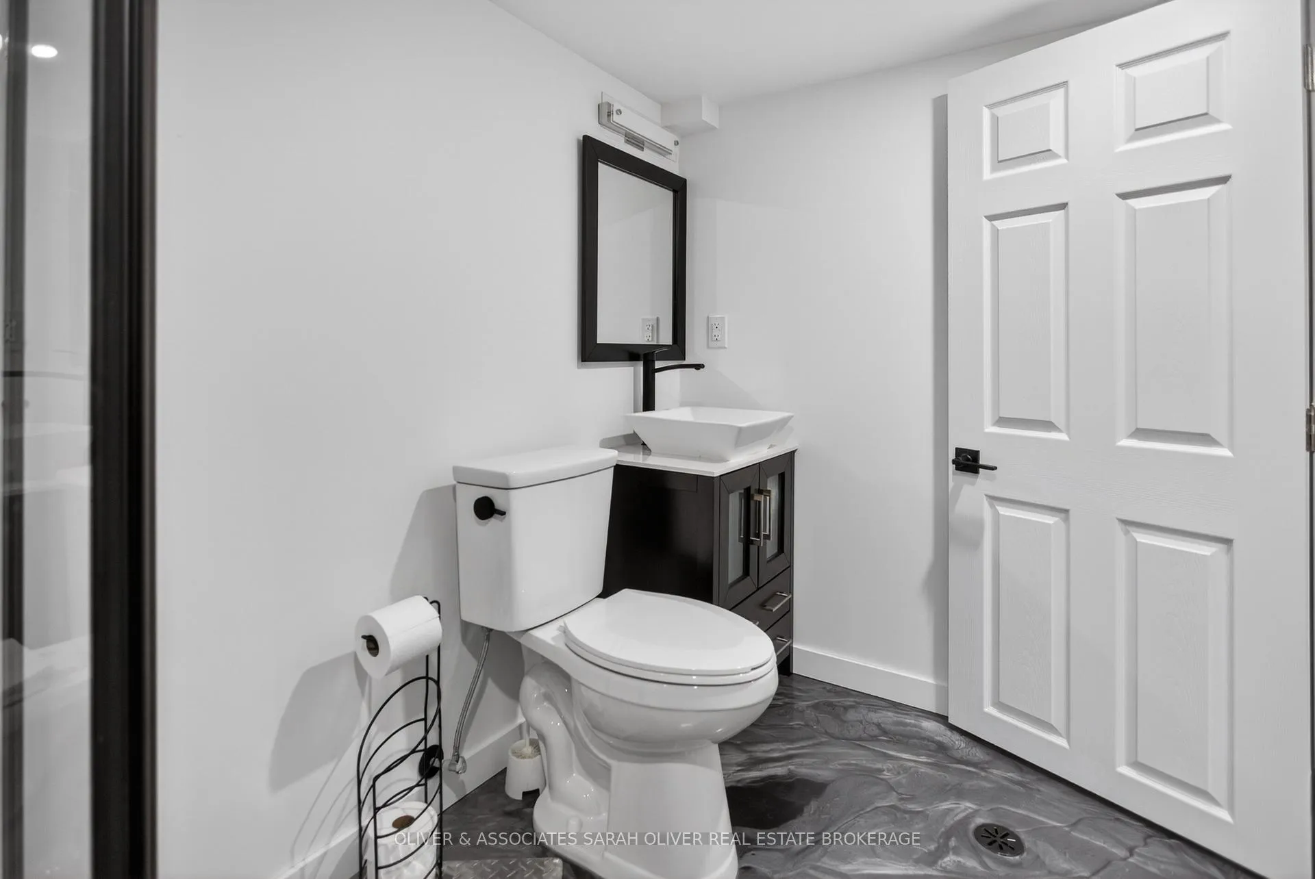 Photo 32 of 24 Third Avenue, St. Thomas — HOMEH