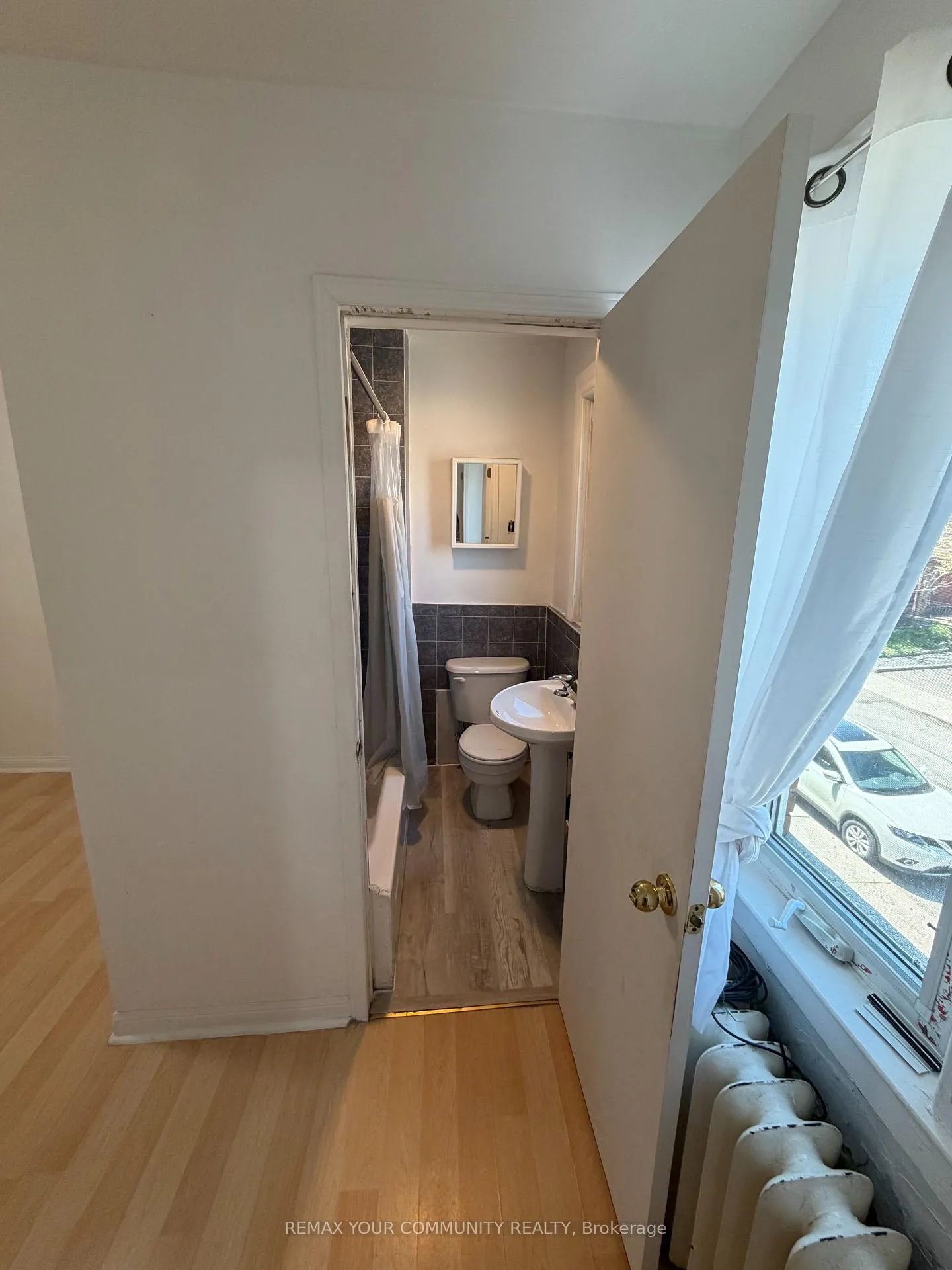 Photo 8 of 214 Earlscourt Avenue, Toronto, Corso Italia-Davenport — HOMEH