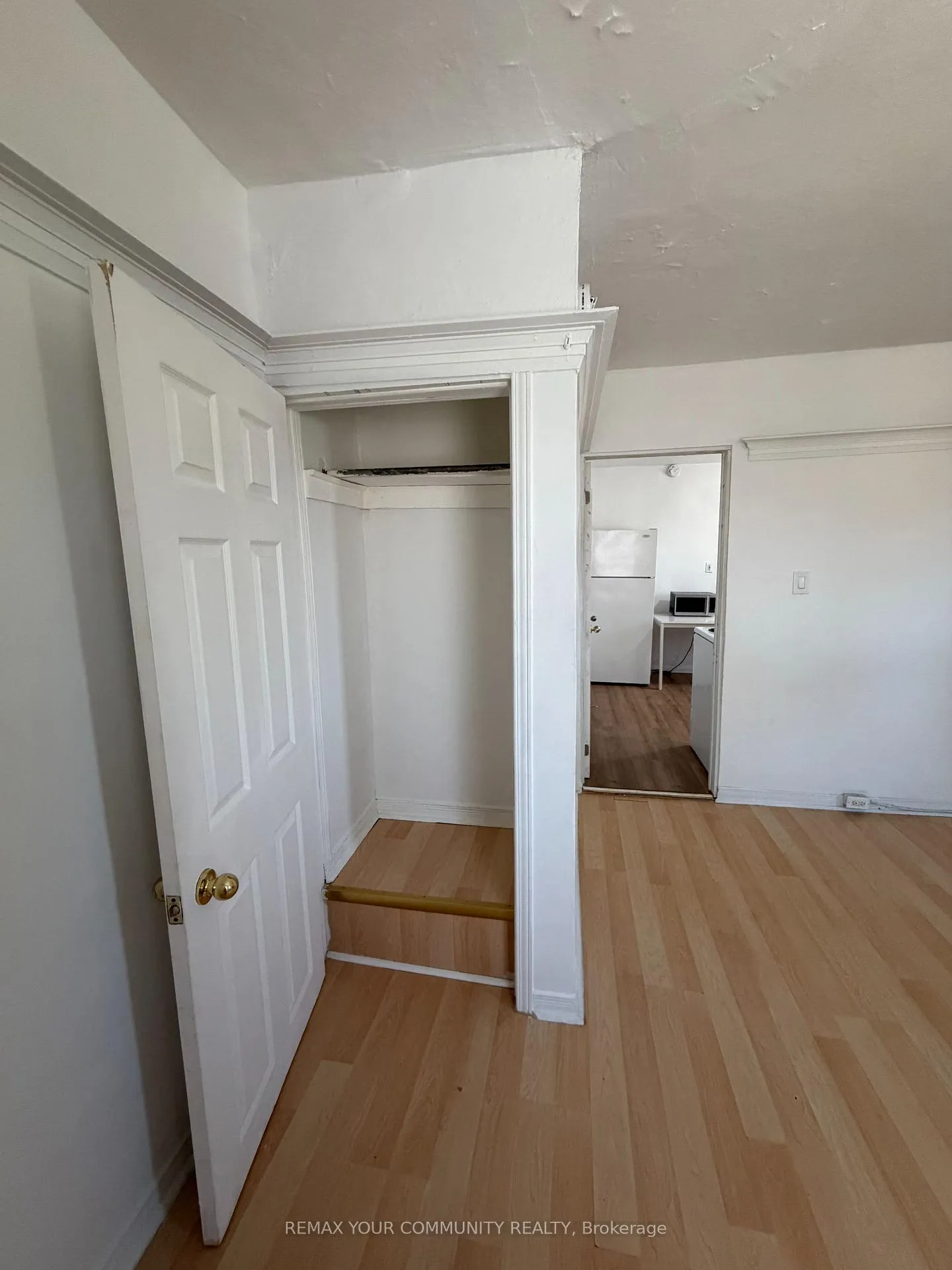 Photo 10 of 214 Earlscourt Avenue, Toronto, Corso Italia-Davenport — HOMEH