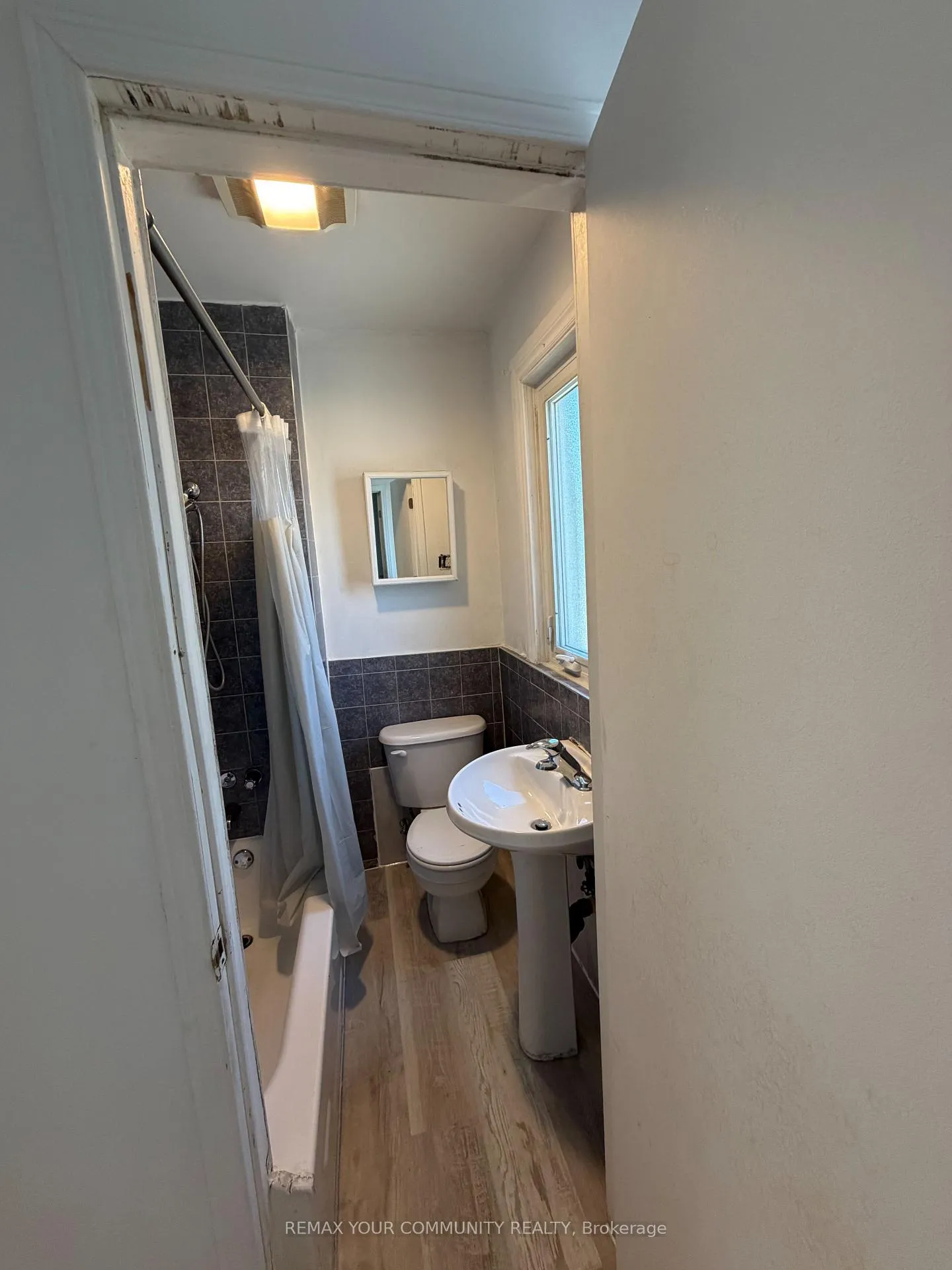 Photo 11 of 214 Earlscourt Avenue, Toronto, Corso Italia-Davenport — HOMEH