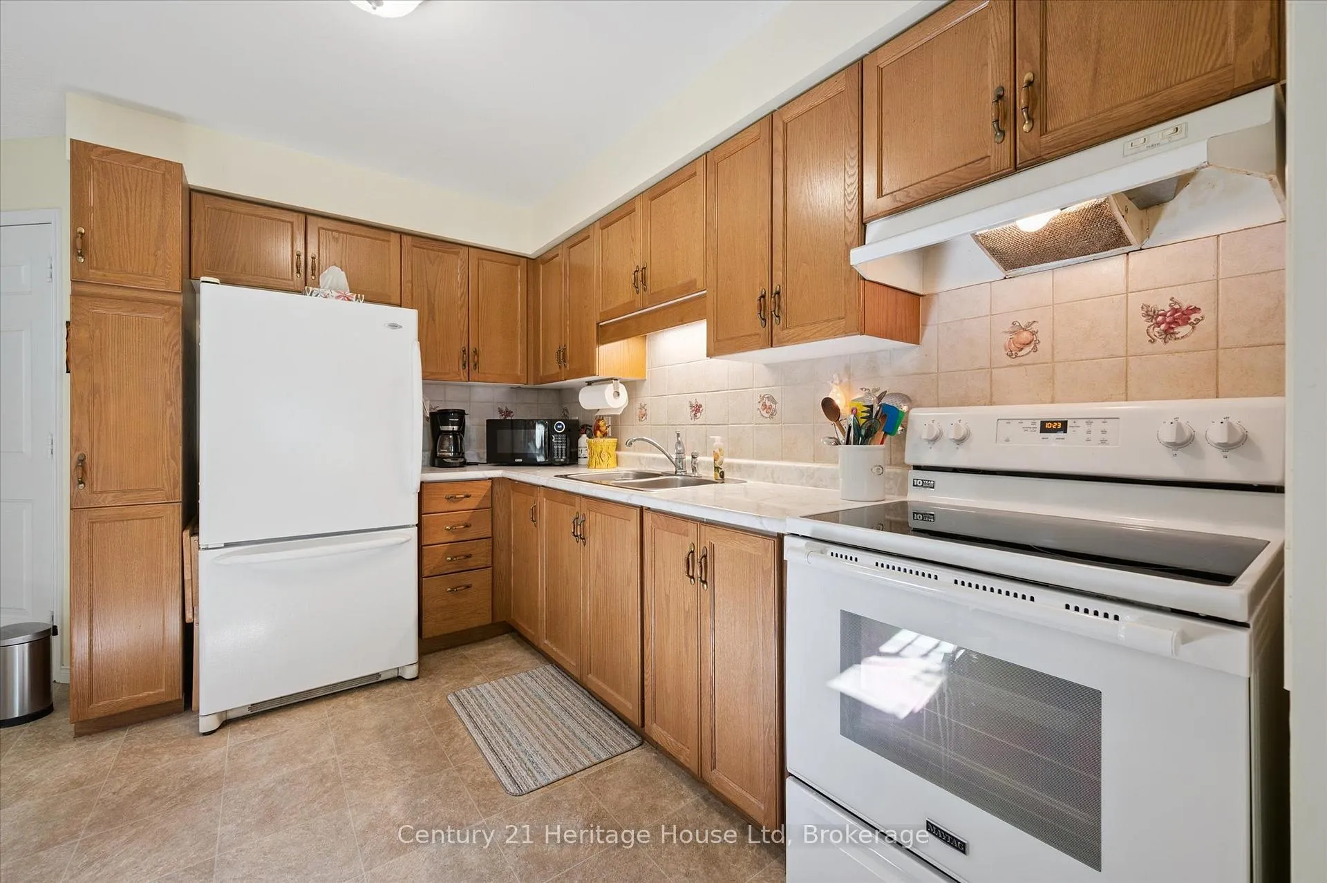 Photo 16 of 229 Silurian Drive, Guelph, Grange Road — HOMEH