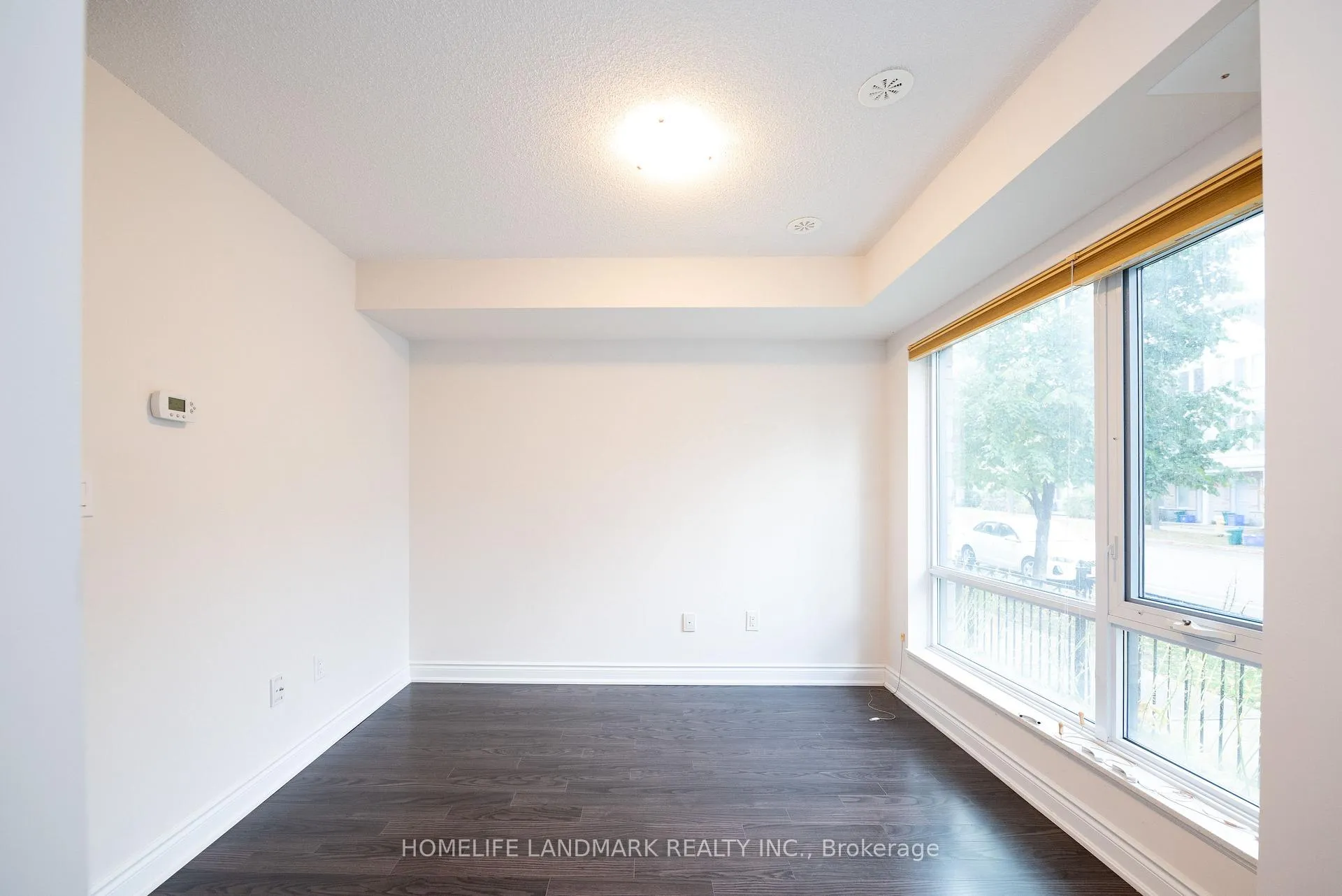 Photo 2 of 319 South Park Road, Markham, Commerce Valley — HOMEH