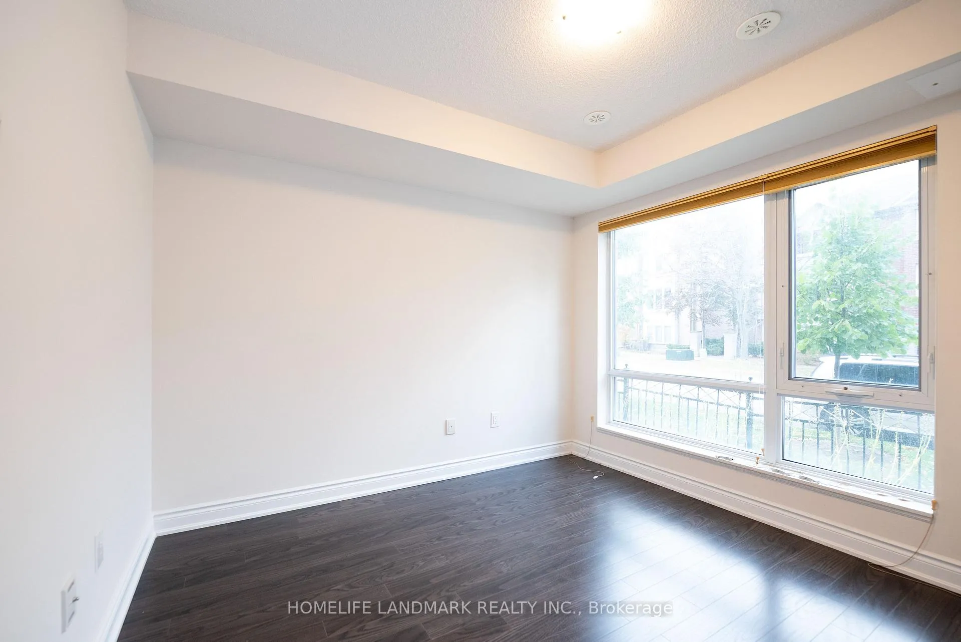Photo 3 of 319 South Park Road, Markham, Commerce Valley — HOMEH