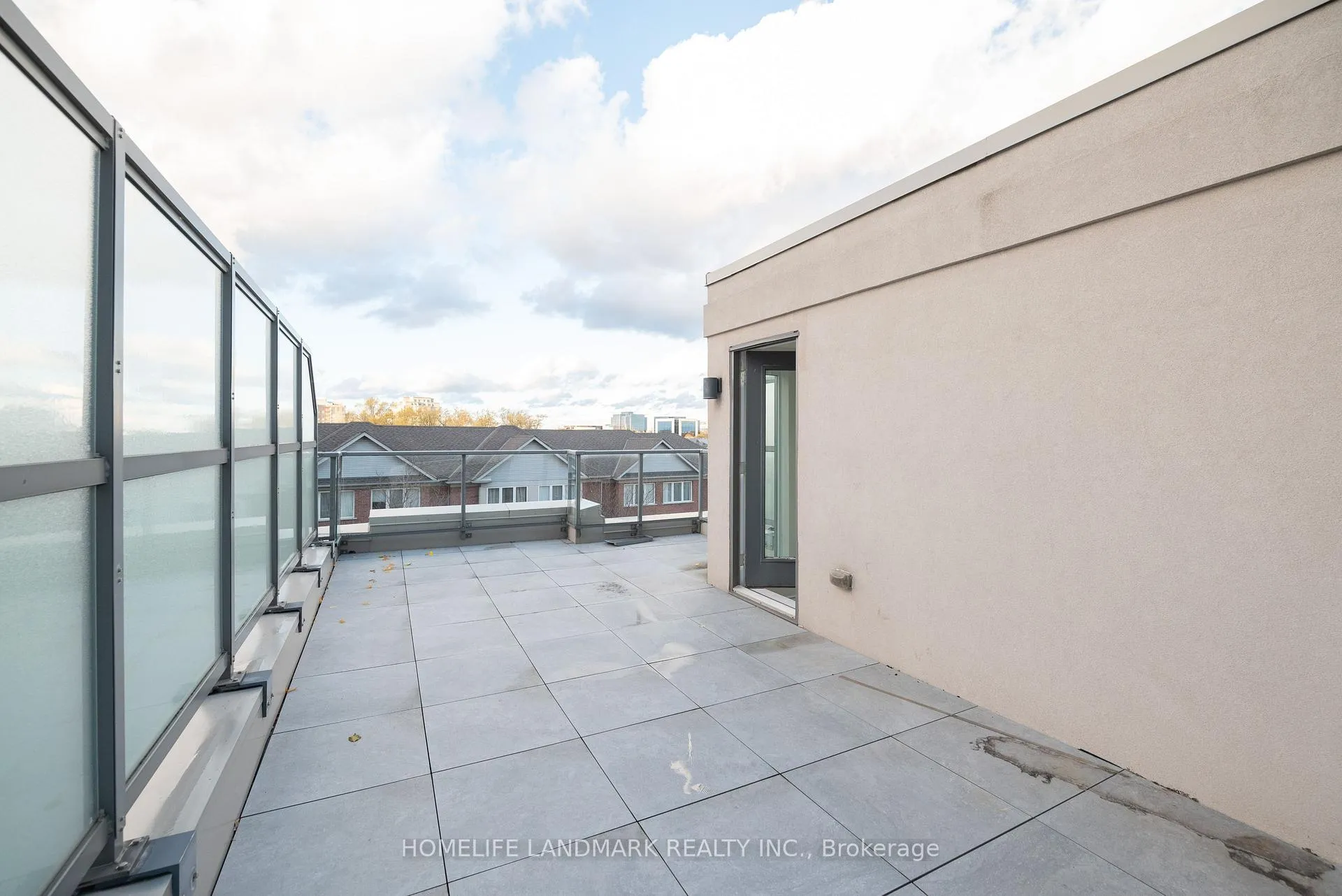 Photo 26 of 319 South Park Road, Markham, Commerce Valley — HOMEH