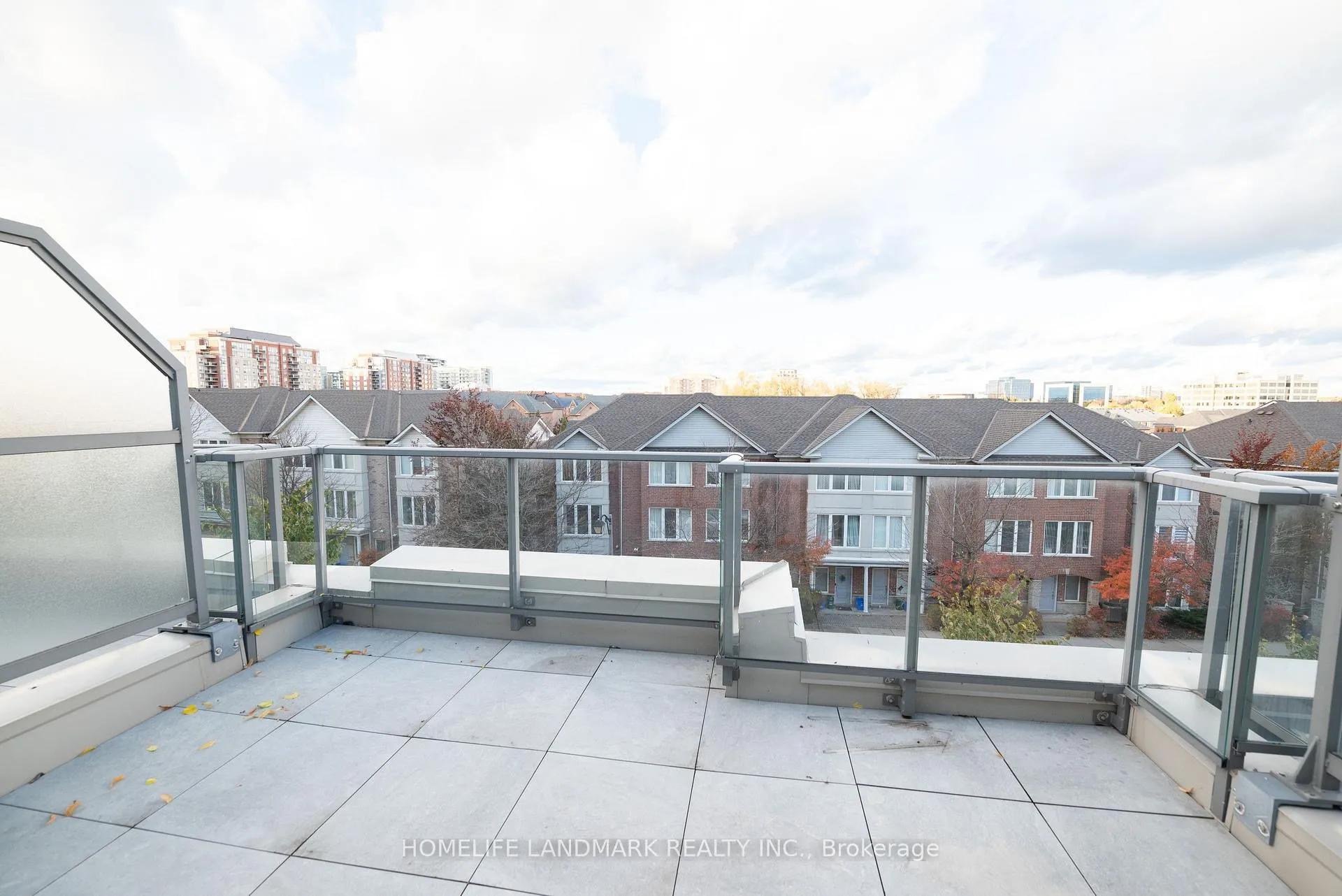Photo 27 of 319 South Park Road, Markham, Commerce Valley — HOMEH