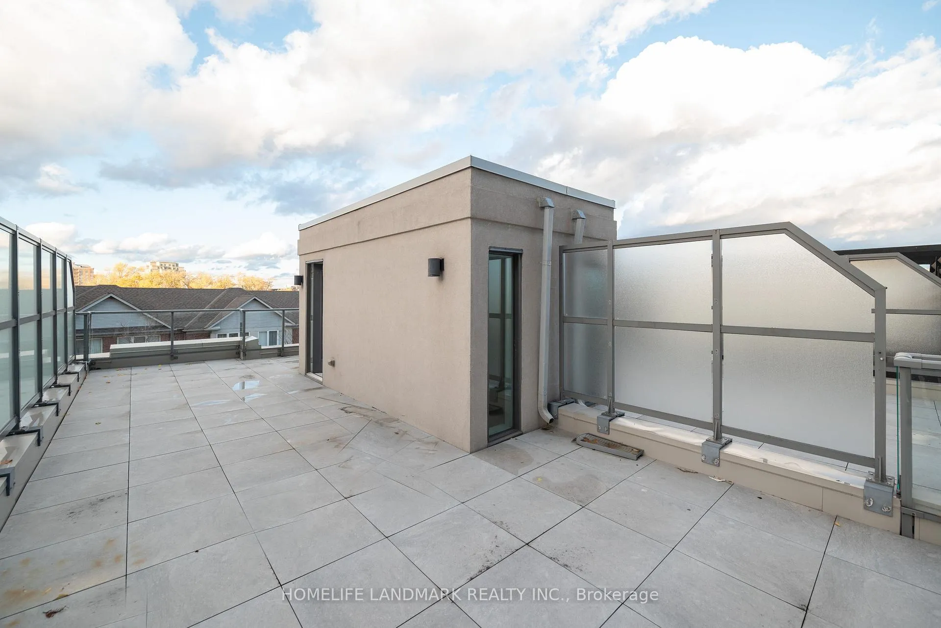 Photo 30 of 319 South Park Road, Markham, Commerce Valley — HOMEH