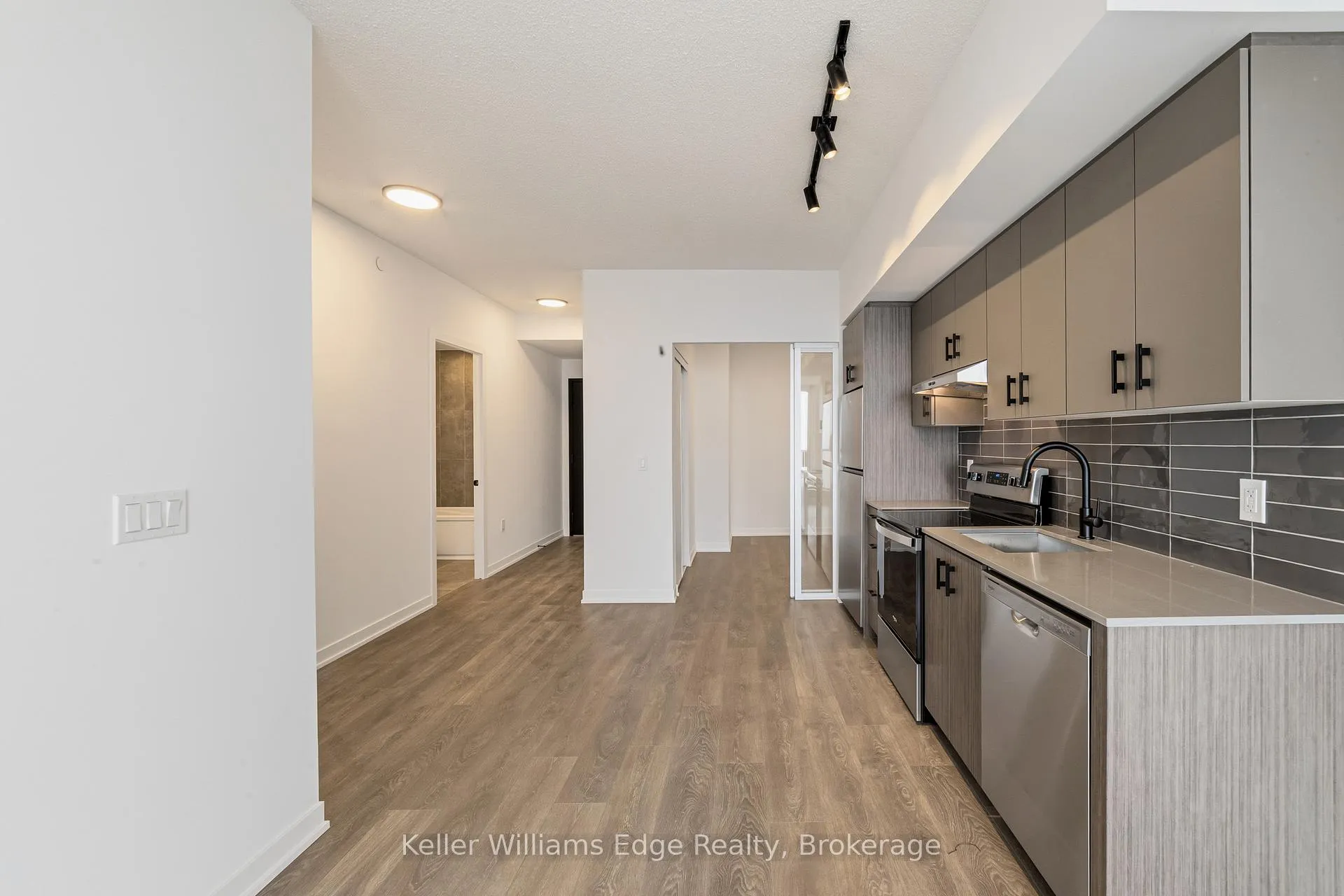 Photo 5 of Unit D1008, 4878 Powers Common, Burlington, Alton — HOMEH