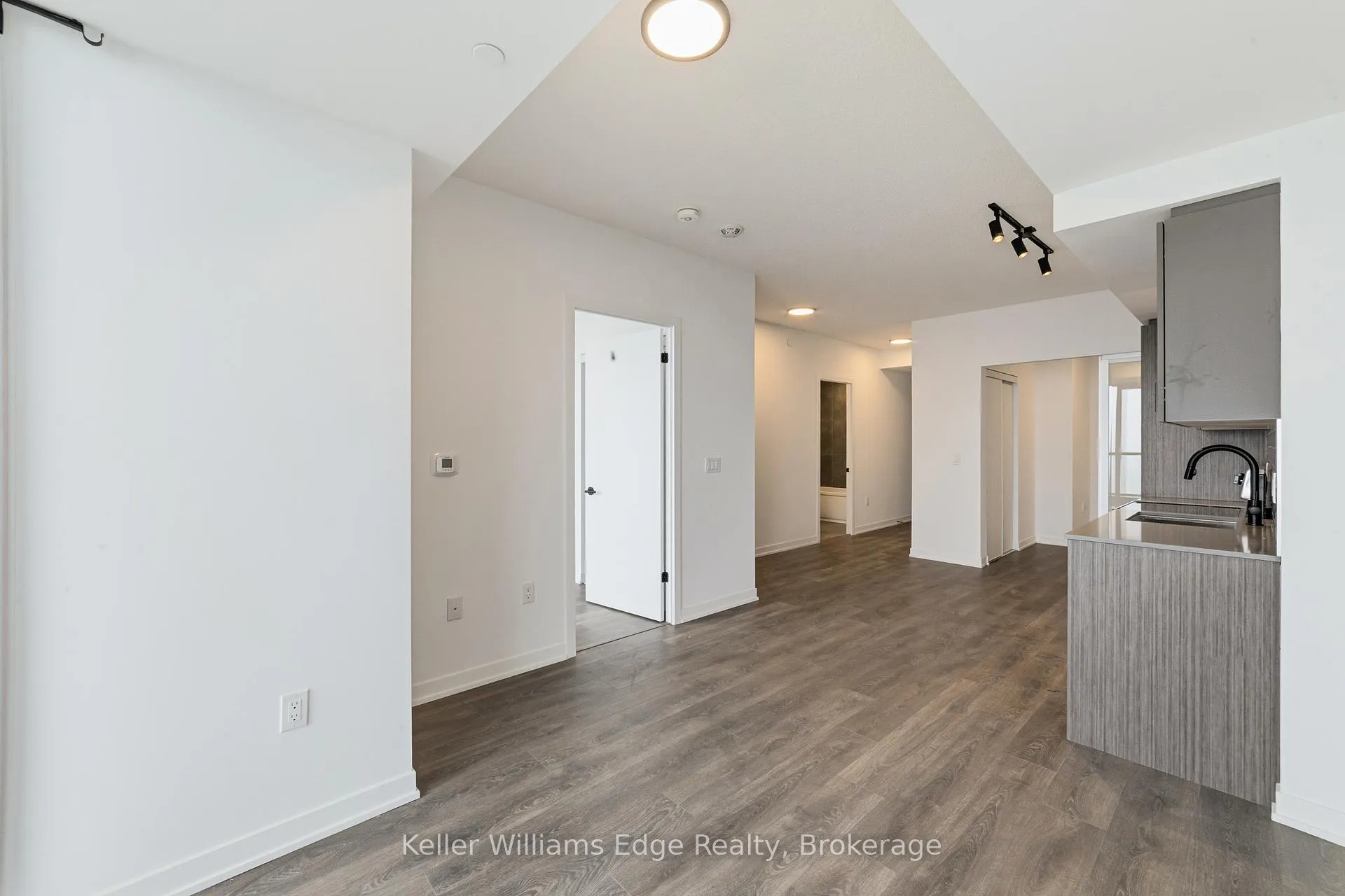 Photo 6 of Unit D1008, 4878 Powers Common, Burlington, Alton — HOMEH