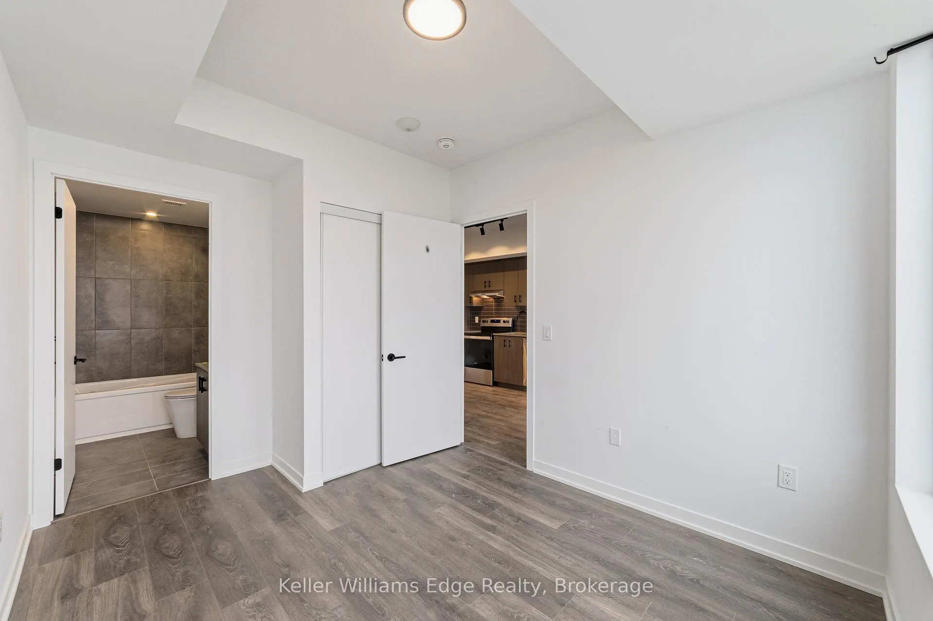 Photo 8 of Unit D1008, 4878 Powers Common, Burlington, Alton — HOMEH