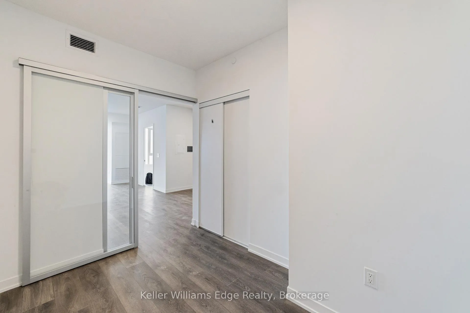 Photo 12 of Unit D1008, 4878 Powers Common, Burlington, Alton — HOMEH