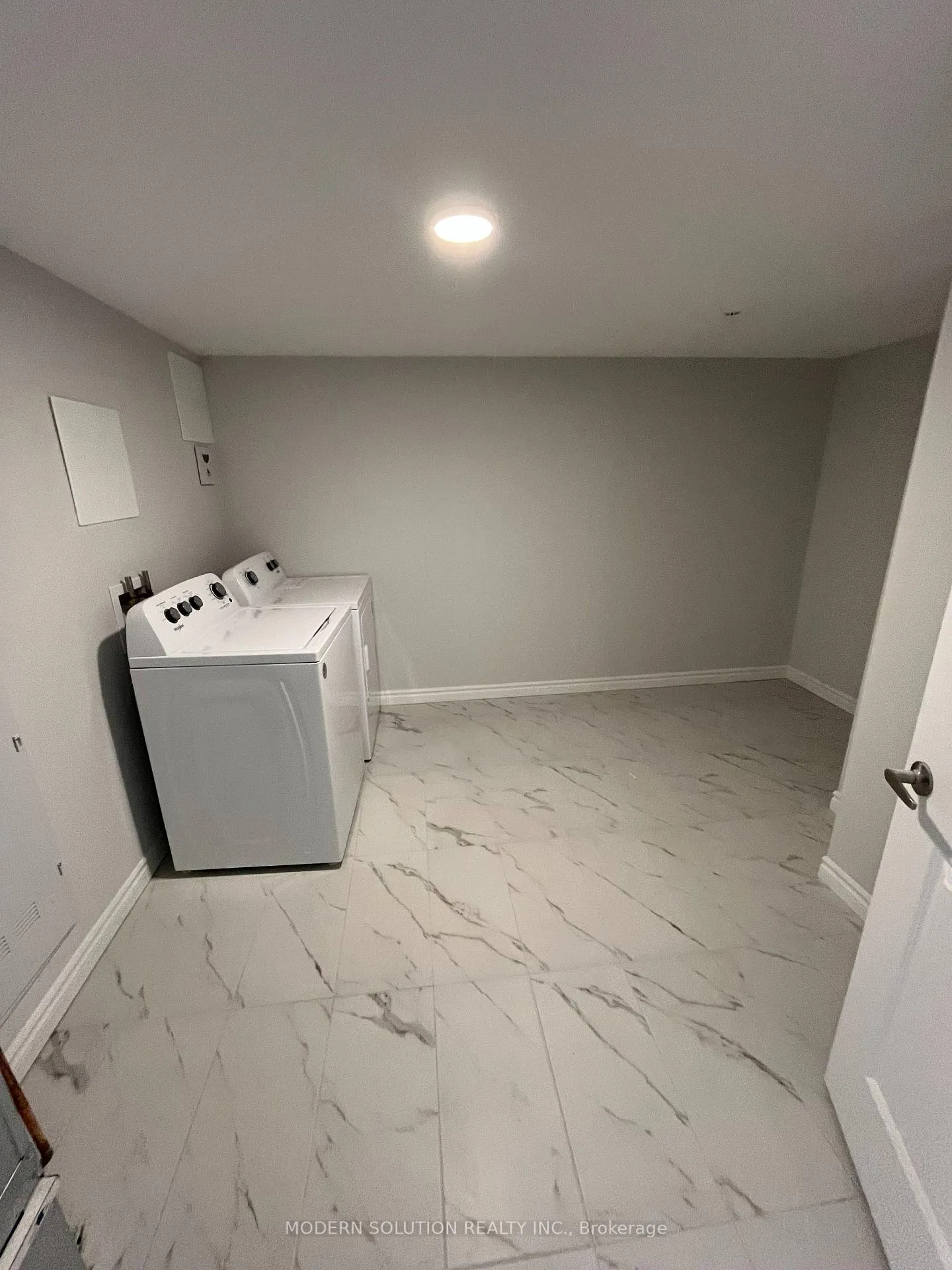 Photo 5 of Unit 806, 425 Watson Parkway N, Guelph, Grange Road — HOMEH