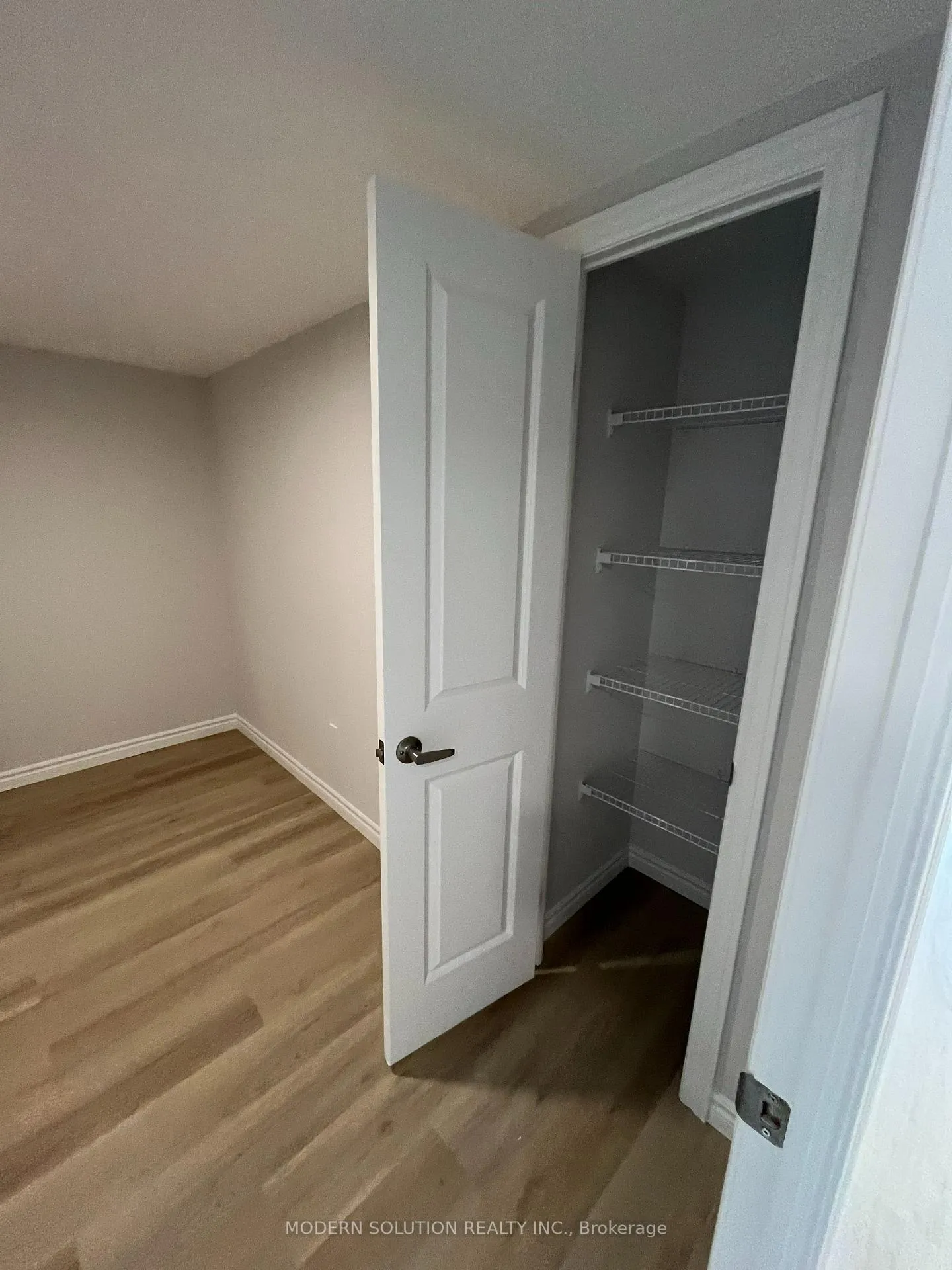 Photo 8 of Unit 806, 425 Watson Parkway N, Guelph, Grange Road — HOMEH