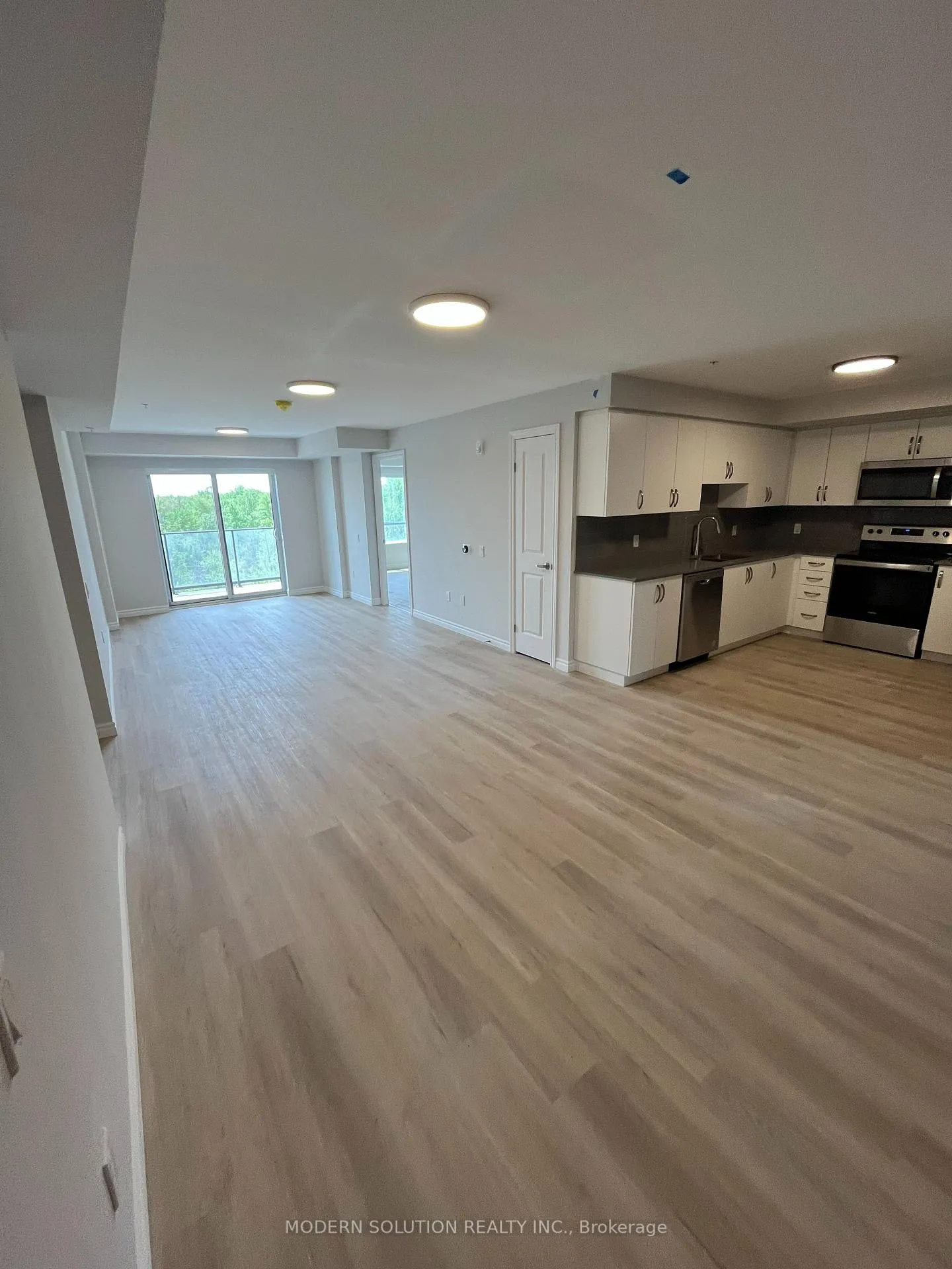 Photo 9 of Unit 806, 425 Watson Parkway N, Guelph, Grange Road — HOMEH