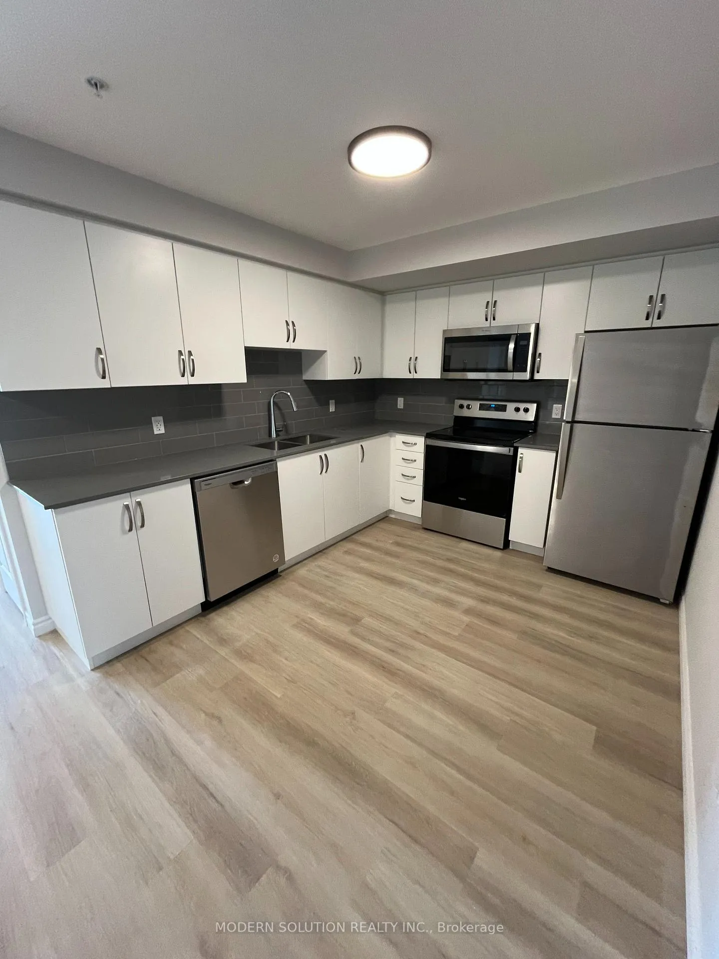 Photo 10 of Unit 806, 425 Watson Parkway N, Guelph, Grange Road — HOMEH