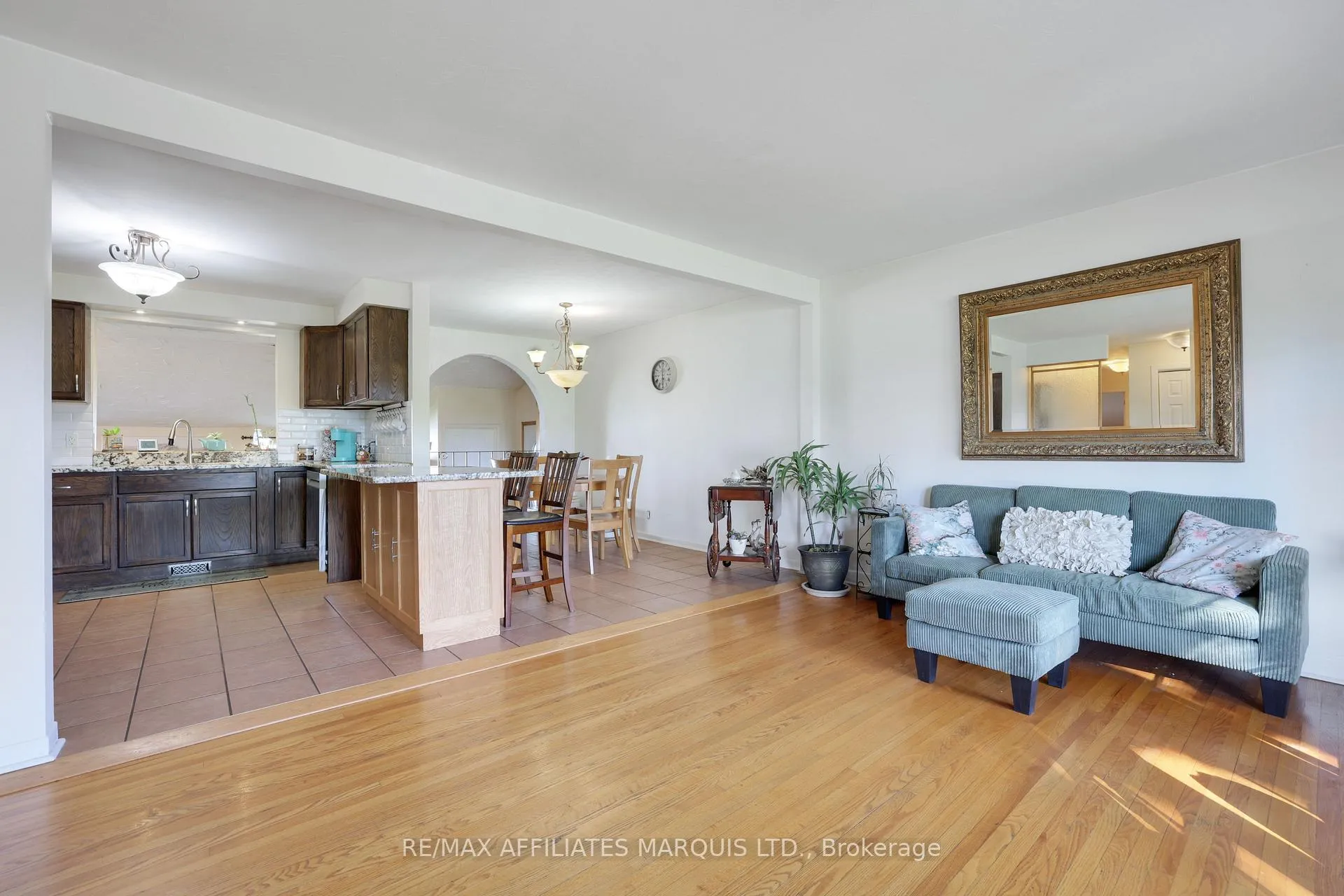 Photo 4 of 428 Bellevue Crescent, Cornwall — HOMEH