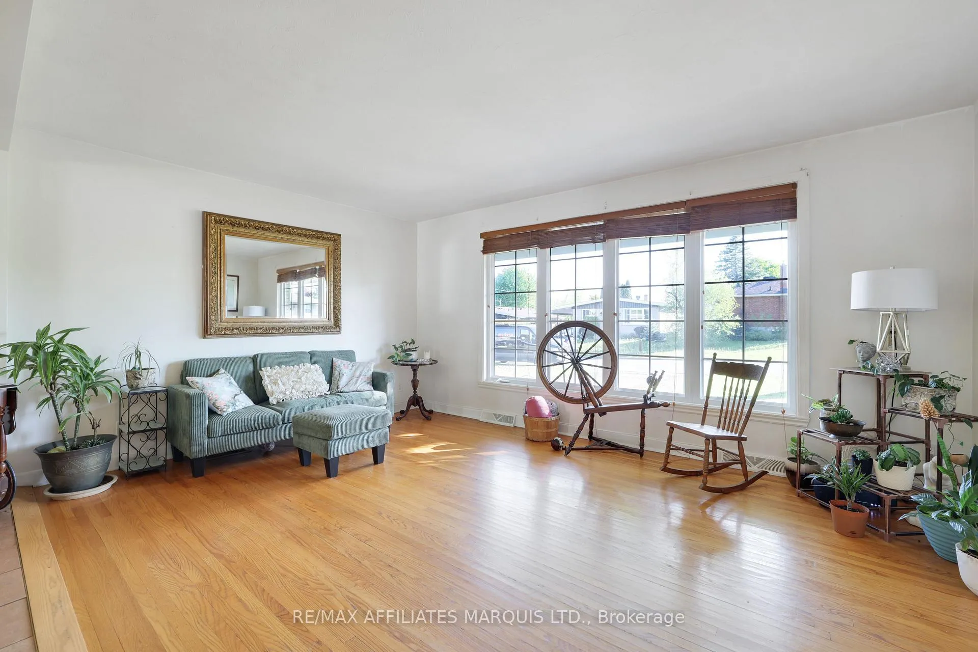 Photo 5 of 428 Bellevue Crescent, Cornwall — HOMEH