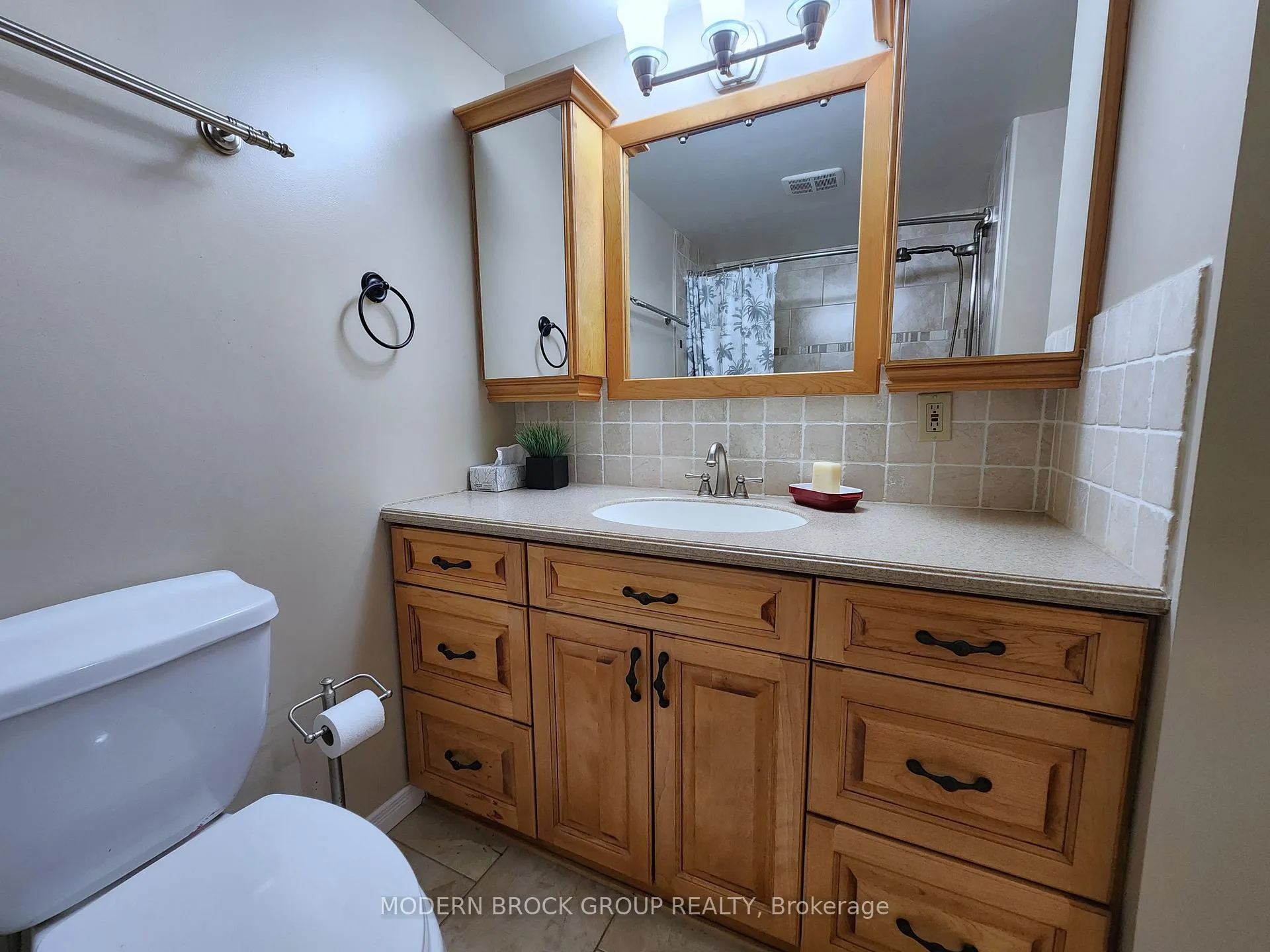 Photo 21 of Unit 110, 820 Laurier Boulevard, Brockville — HOMEH