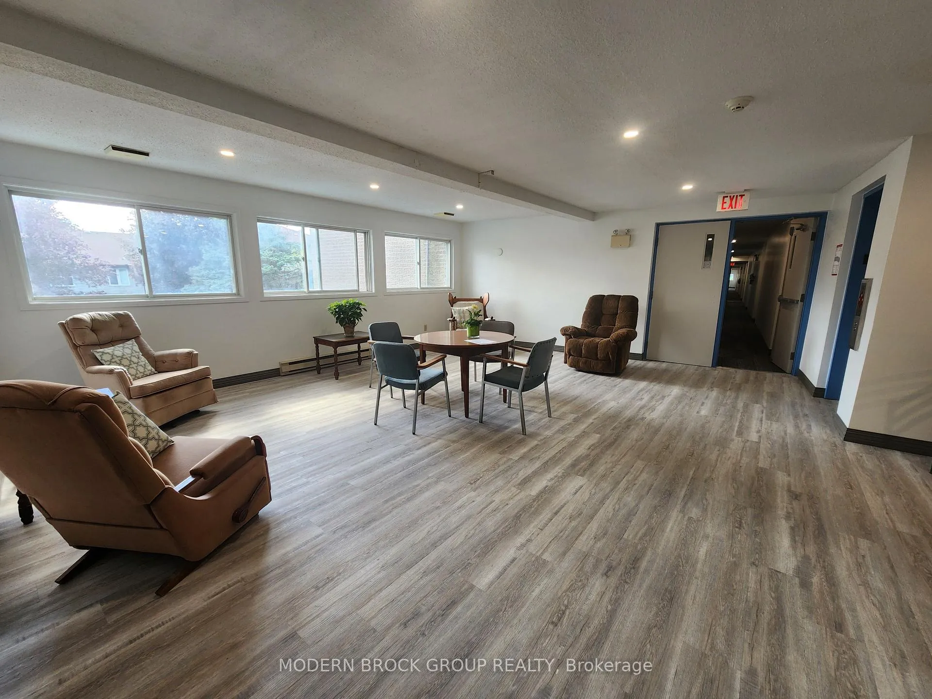 Photo 24 of Unit 110, 820 Laurier Boulevard, Brockville — HOMEH