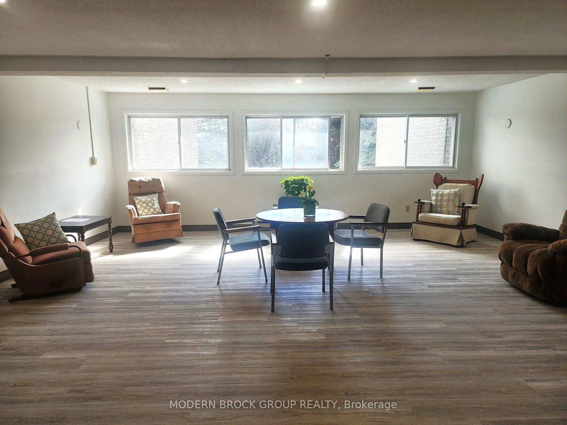 Photo 25 of Unit 110, 820 Laurier Boulevard, Brockville — HOMEH