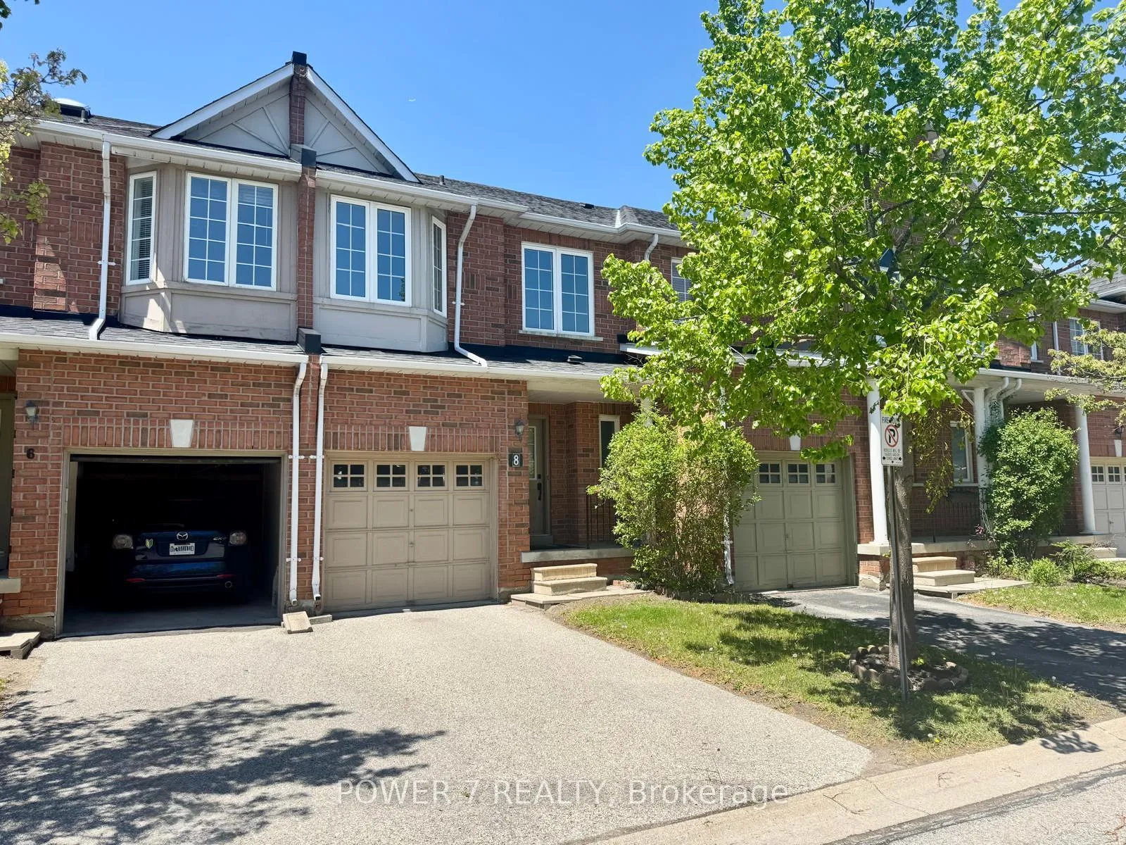 Photo 2 of 8 Zermatt Way, Markham, Unionville — HOMEH