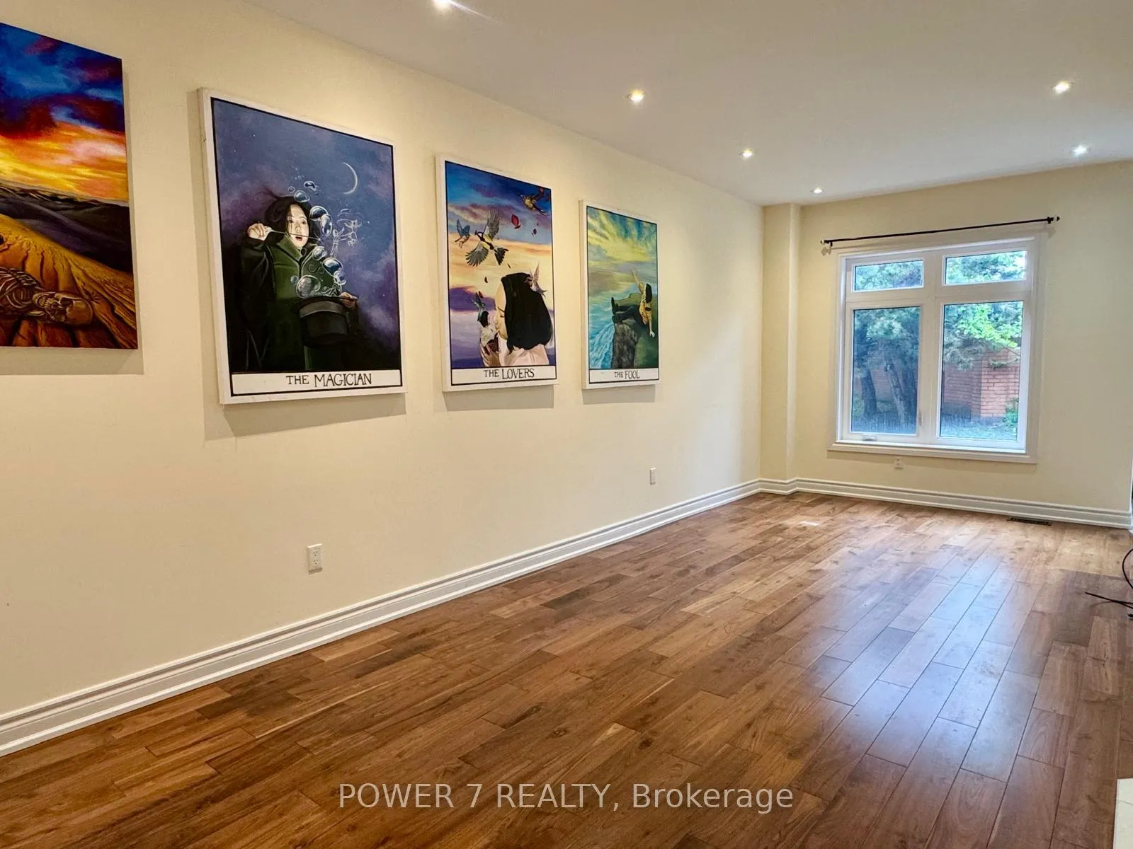 Photo 3 of 8 Zermatt Way, Markham, Unionville — HOMEH