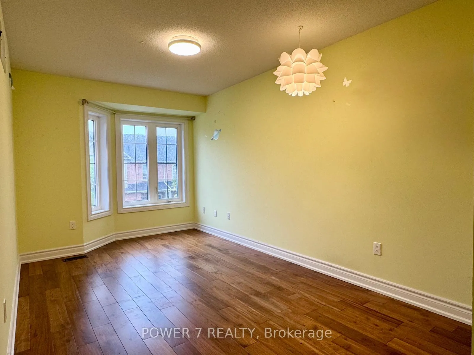 Photo 12 of 8 Zermatt Way, Markham, Unionville — HOMEH