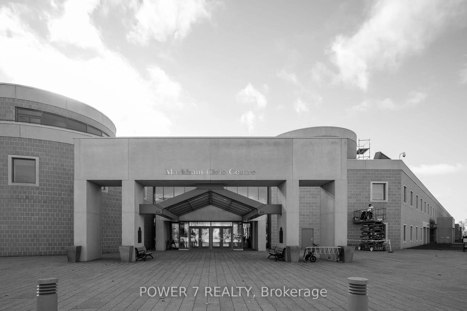Photo 20 of 8 Zermatt Way, Markham, Unionville — HOMEH