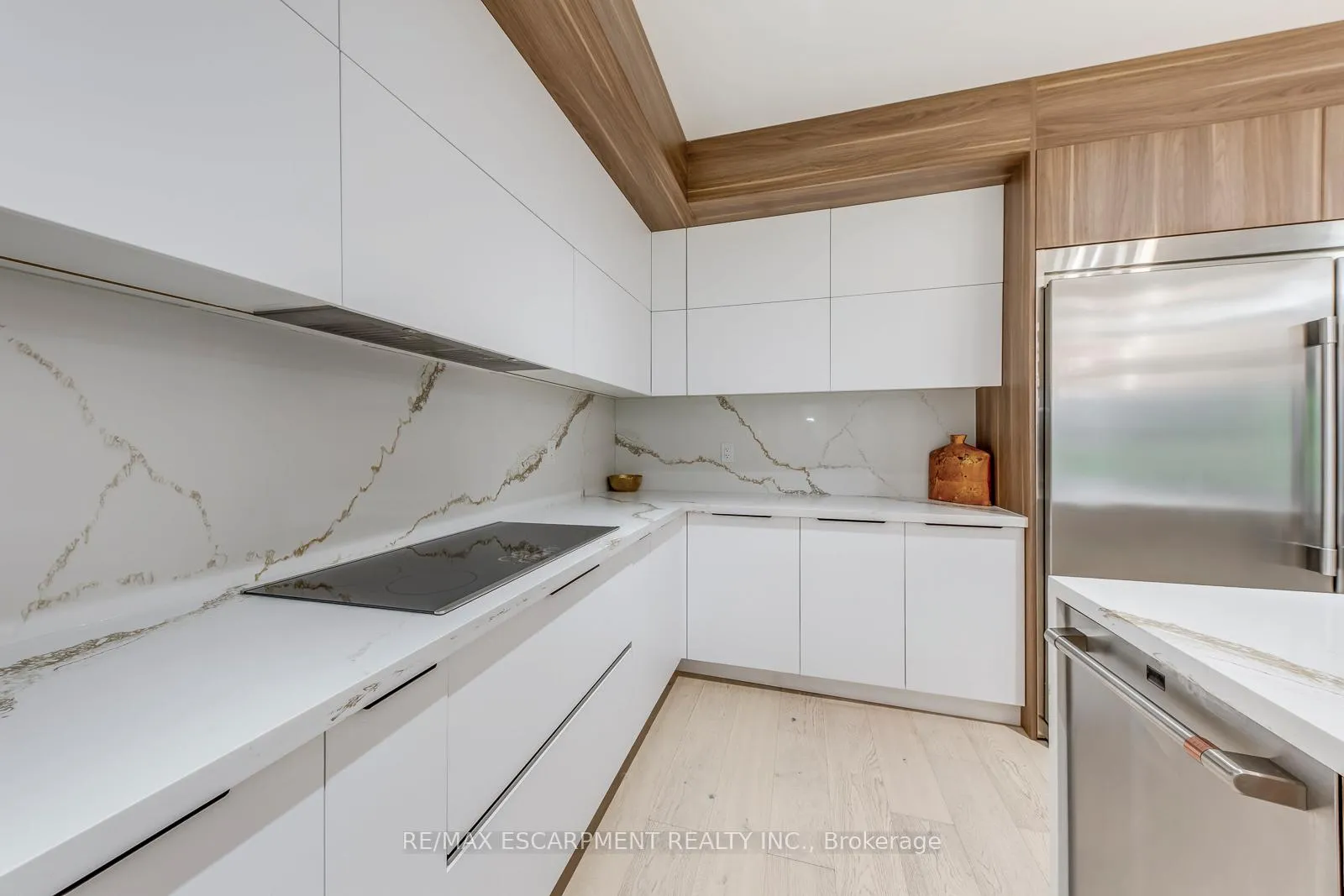Photo 12 of 3937 Leonardo Street, Burlington, Alton — HOMEH