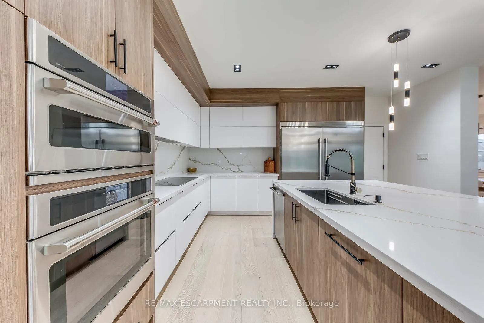 Photo 15 of 3937 Leonardo Street, Burlington, Alton — HOMEH