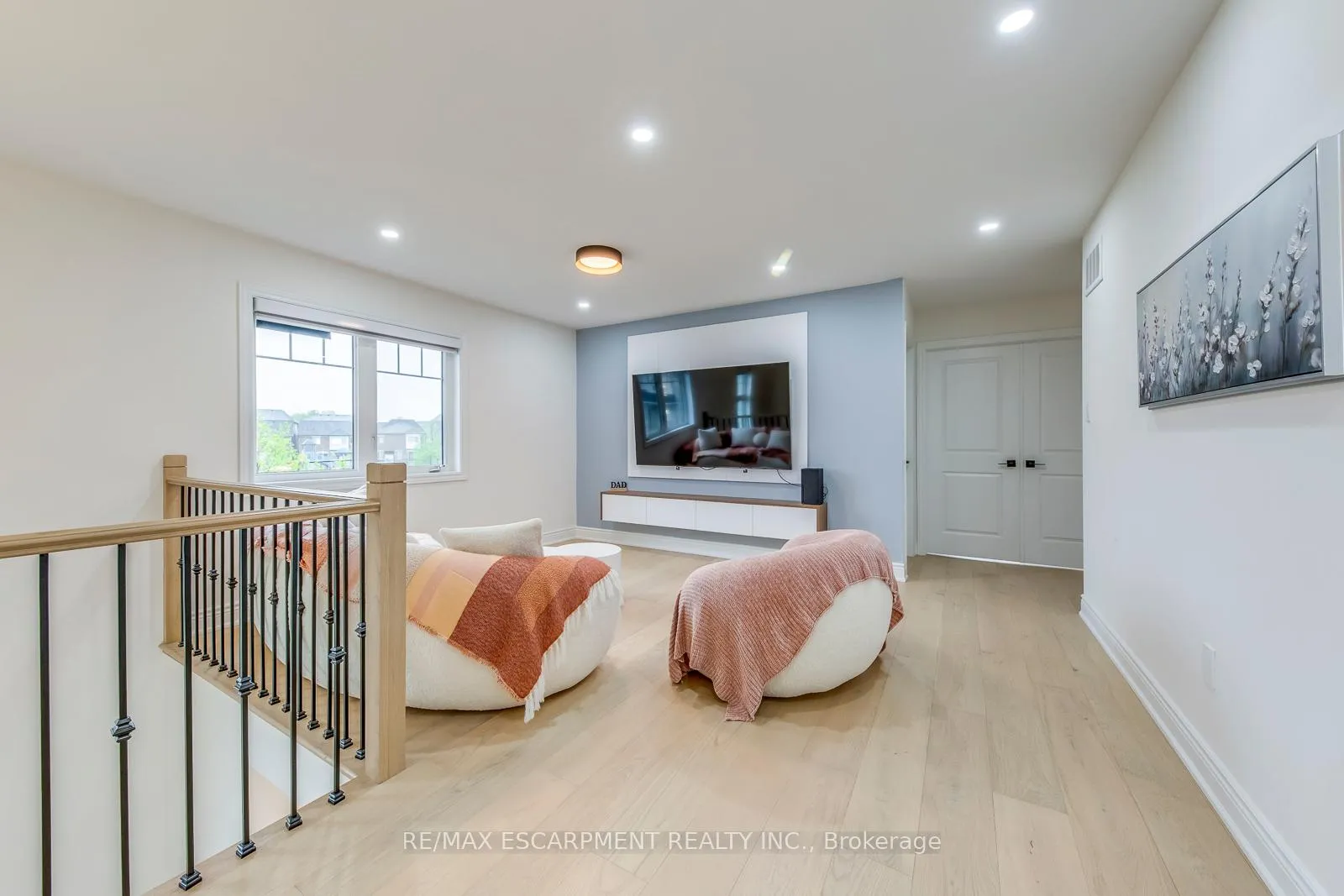 Photo 18 of 3937 Leonardo Street, Burlington, Alton — HOMEH