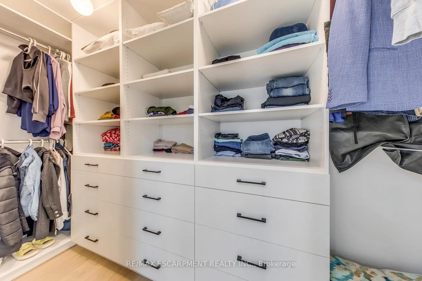Photo 27 of 3937 Leonardo Street, Burlington, Alton — HOMEH