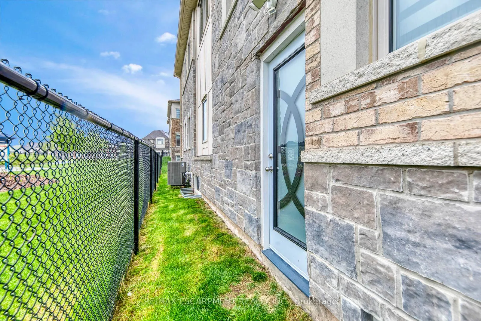 Photo 44 of 3937 Leonardo Street, Burlington, Alton — HOMEH