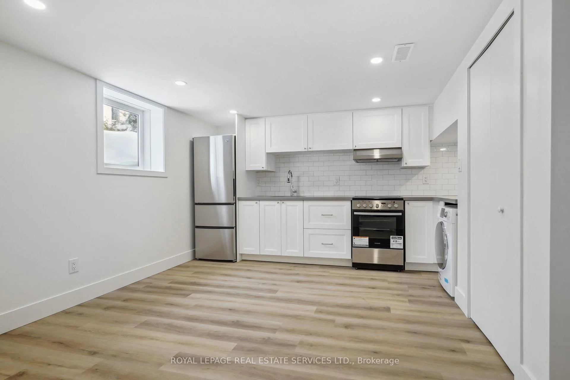 Photo 3 of Unit Suite A, 1 Yorkview Drive, Etobicoke, Stonegate-Queensway — HOMEH