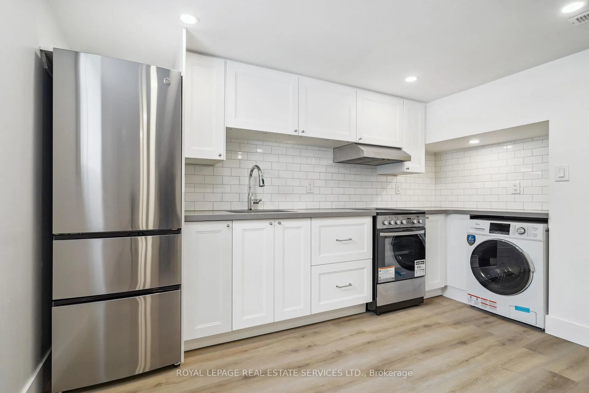 Photo 6 of Unit Suite A, 1 Yorkview Drive, Etobicoke, Stonegate-Queensway — HOMEH