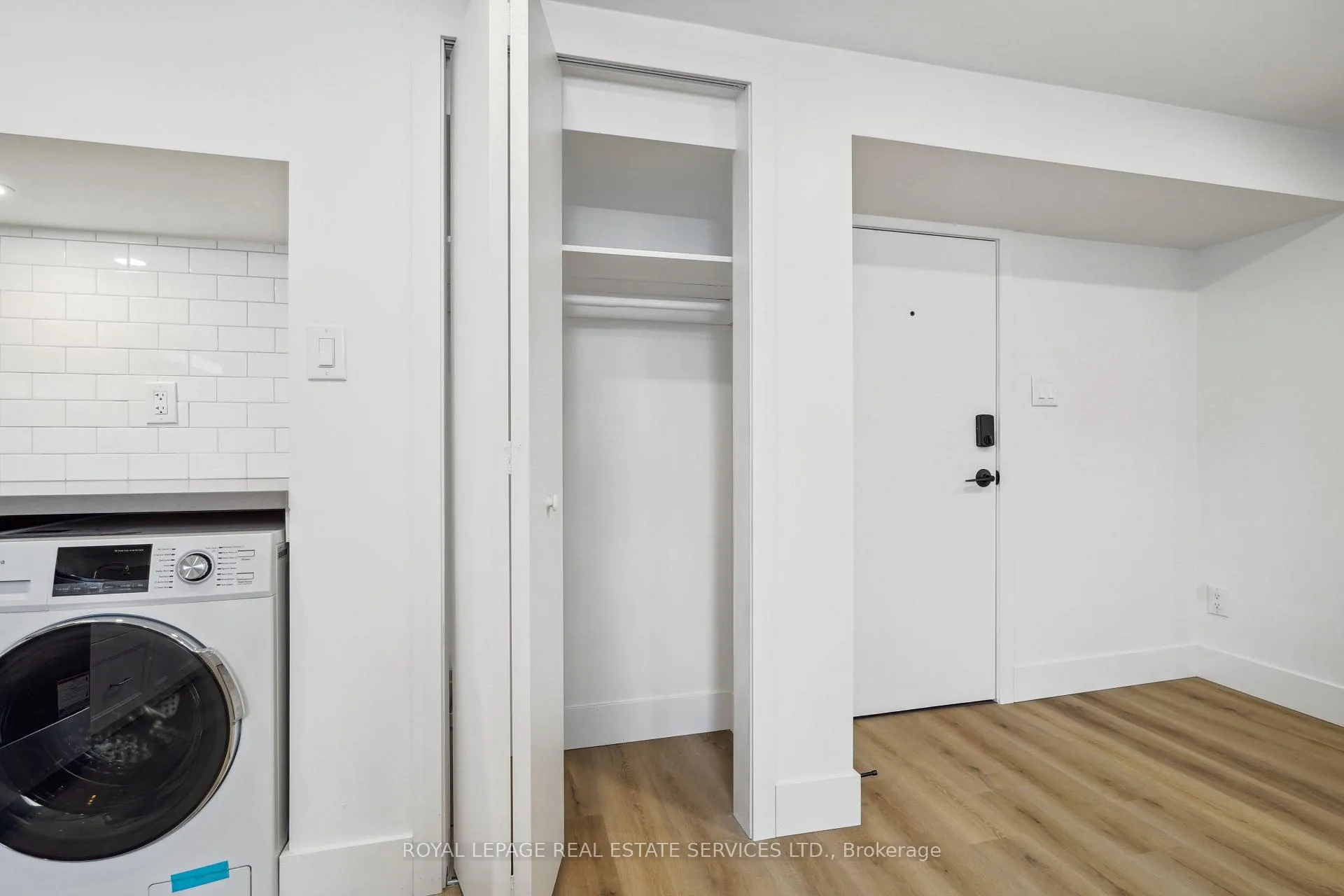 Photo 8 of Unit Suite A, 1 Yorkview Drive, Etobicoke, Stonegate-Queensway — HOMEH