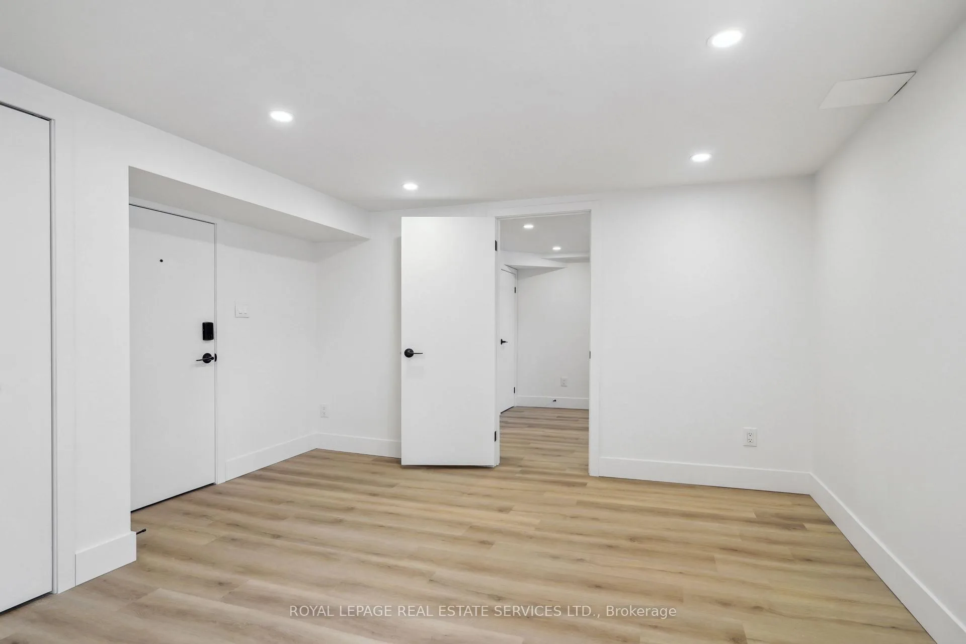 Photo 9 of Unit Suite A, 1 Yorkview Drive, Etobicoke, Stonegate-Queensway — HOMEH